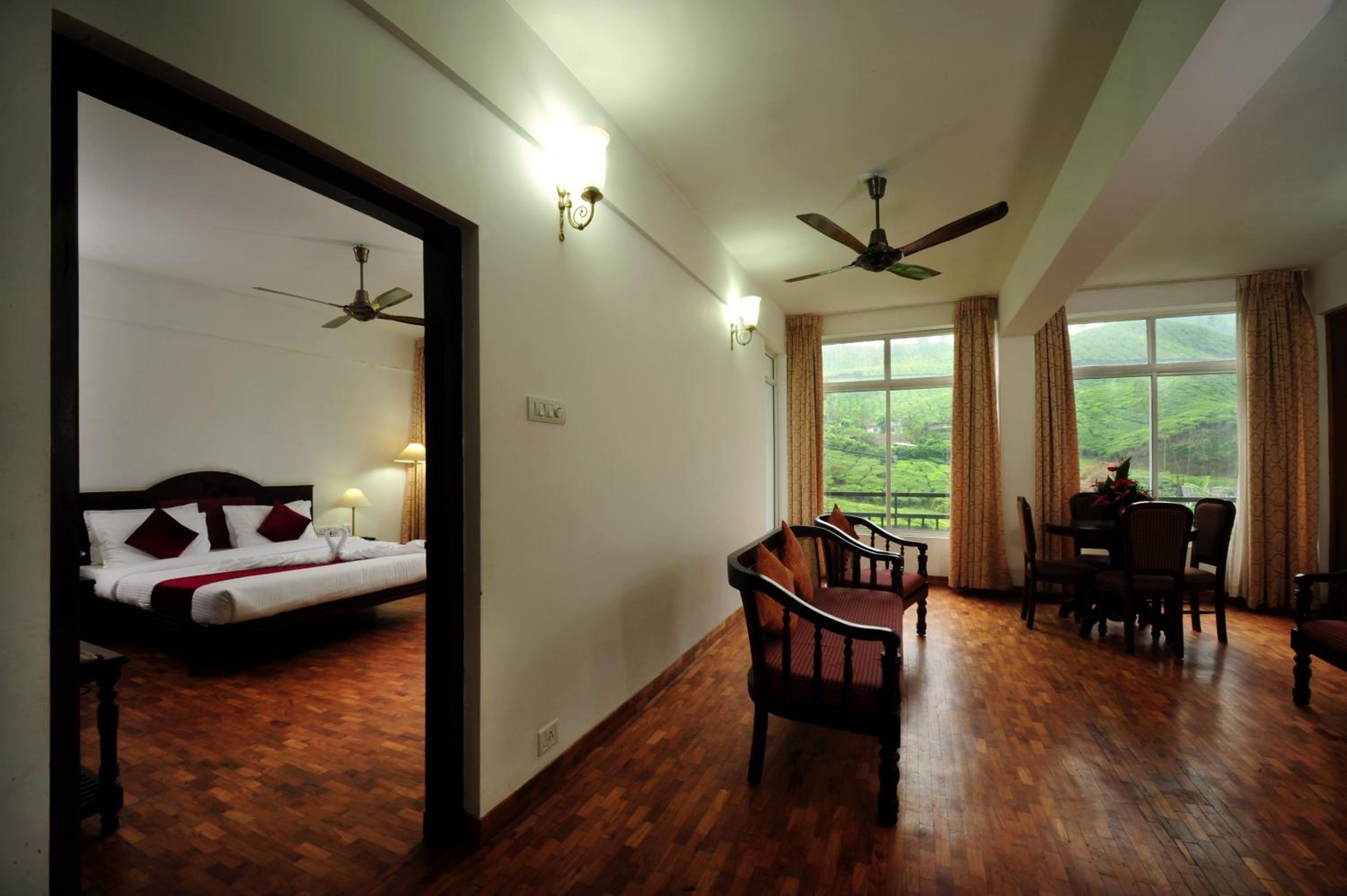 Suite - Photo 5