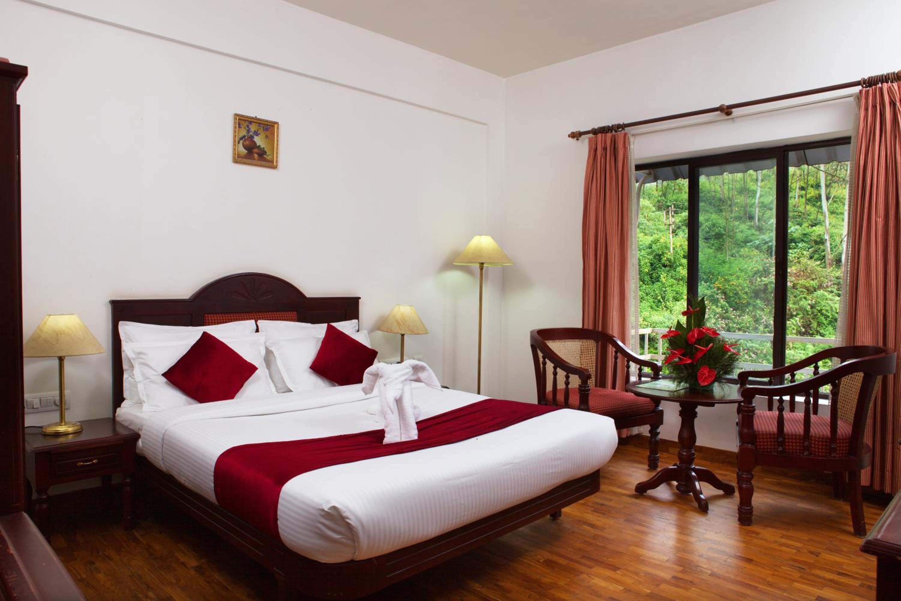 Suite - Photo 1