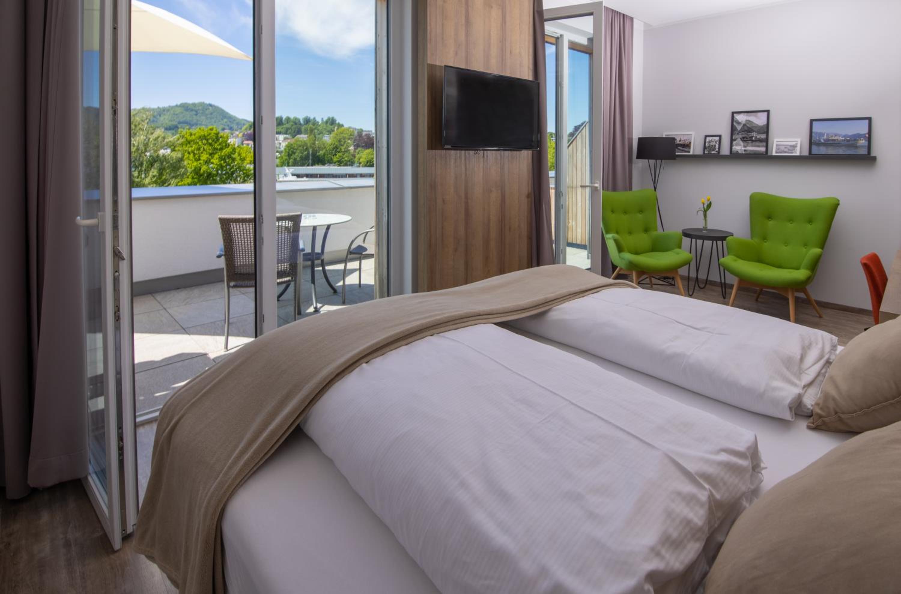 King Room with Lake View