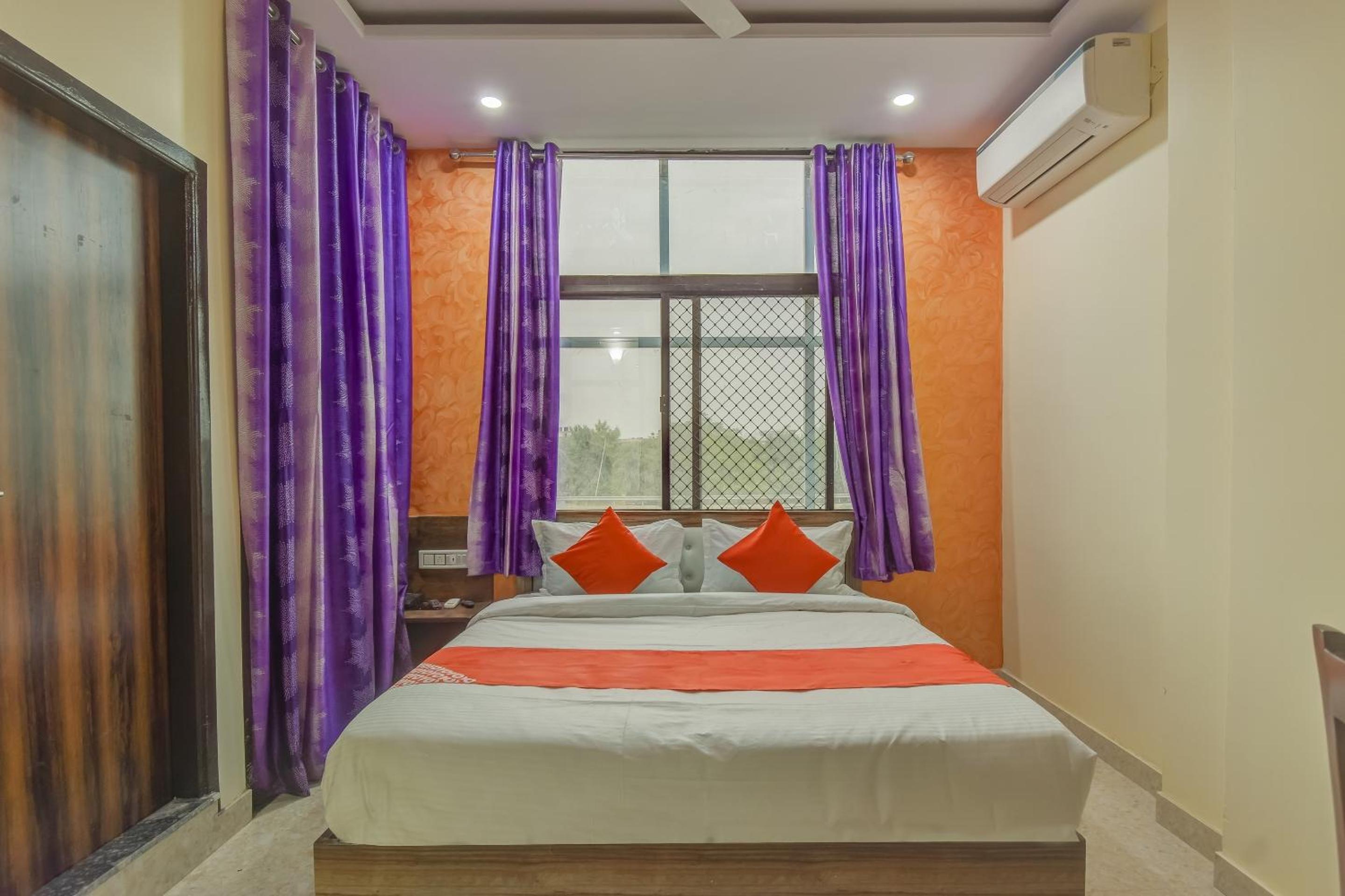Standard Double Room - Photo 8