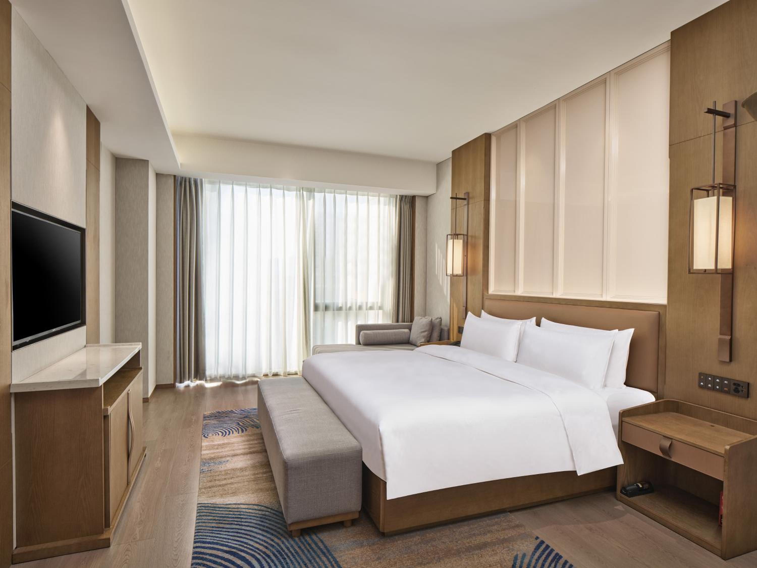 One-Bedroom King Suite photo 1