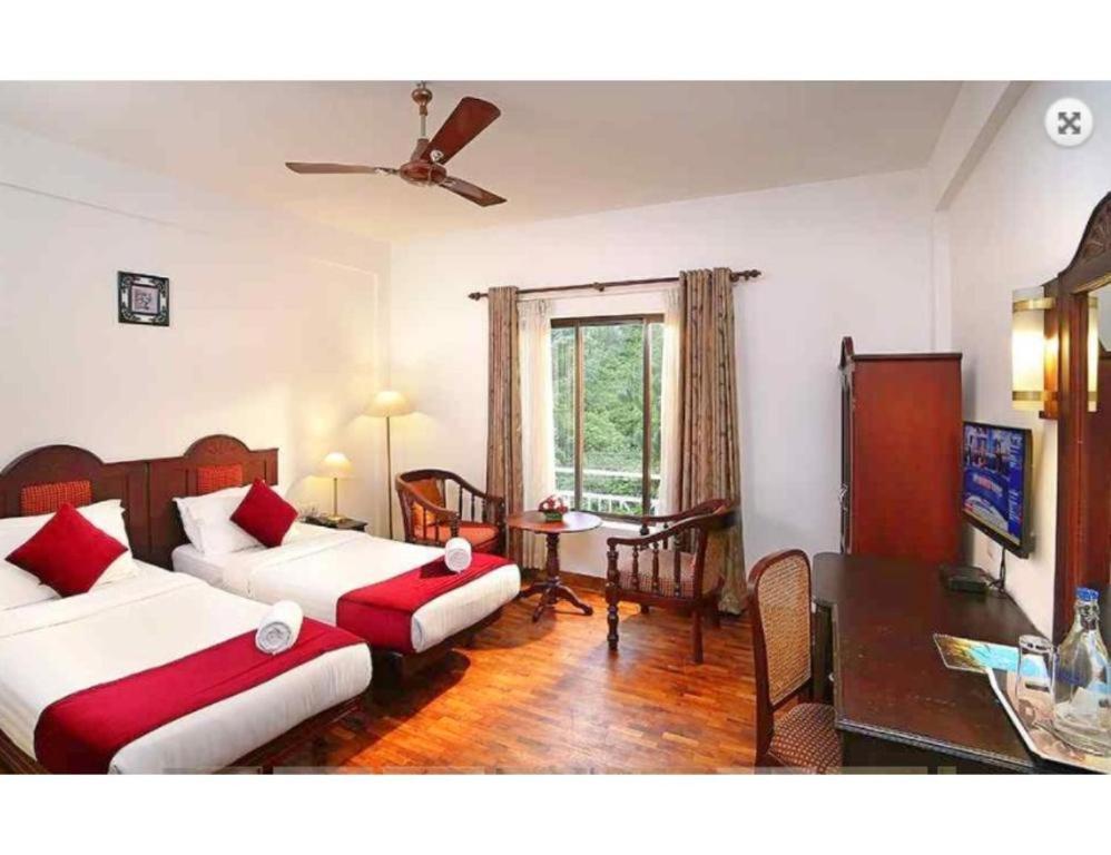 Double Room with Balcony - Photo 4