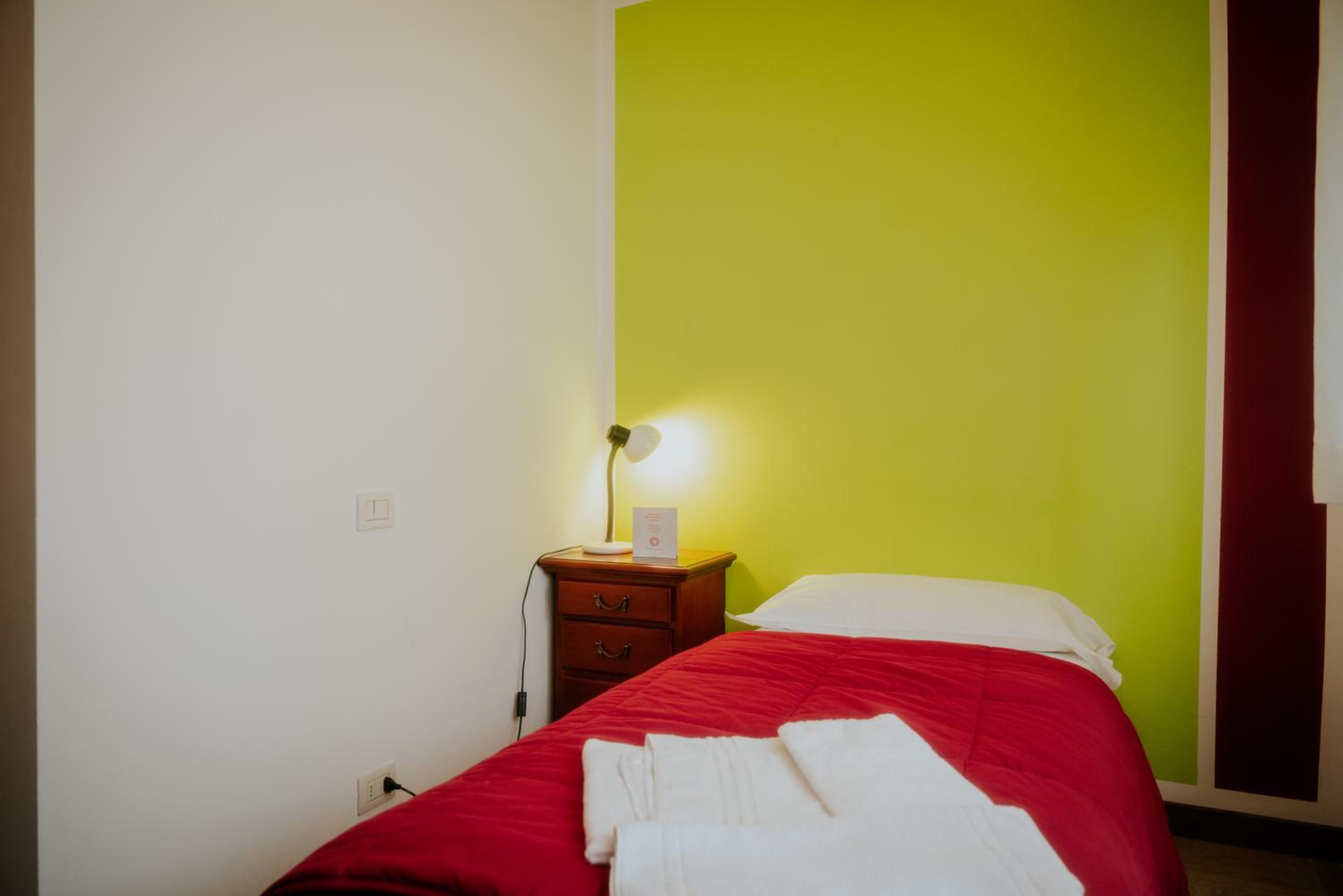 Single Room photo 2
