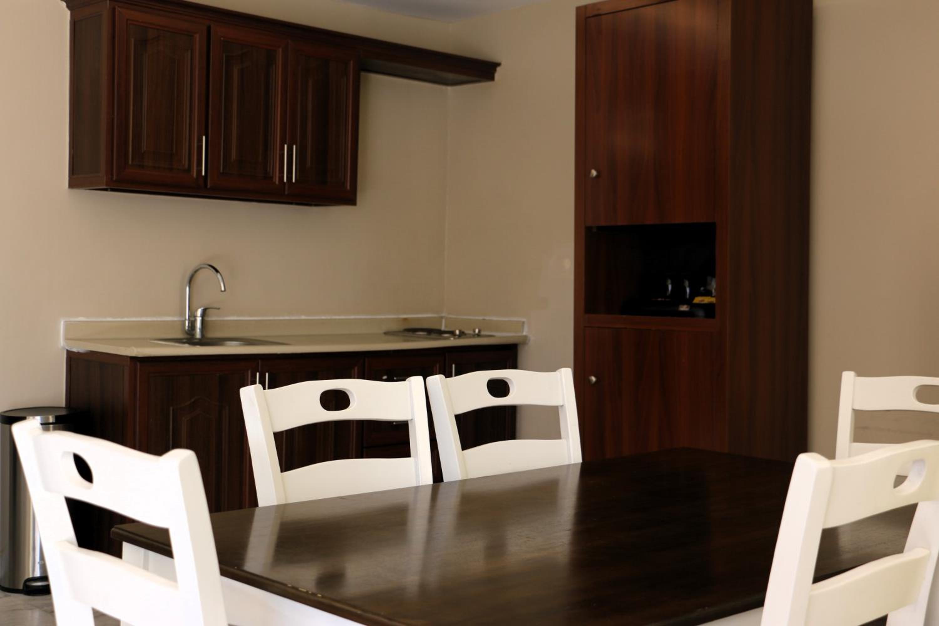 Three-Bedroom Suite photo 2