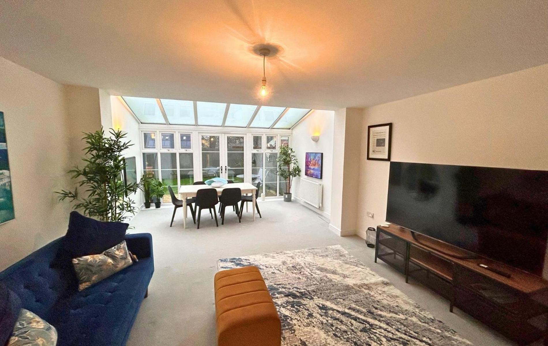 Four-Bedroom House photo 1