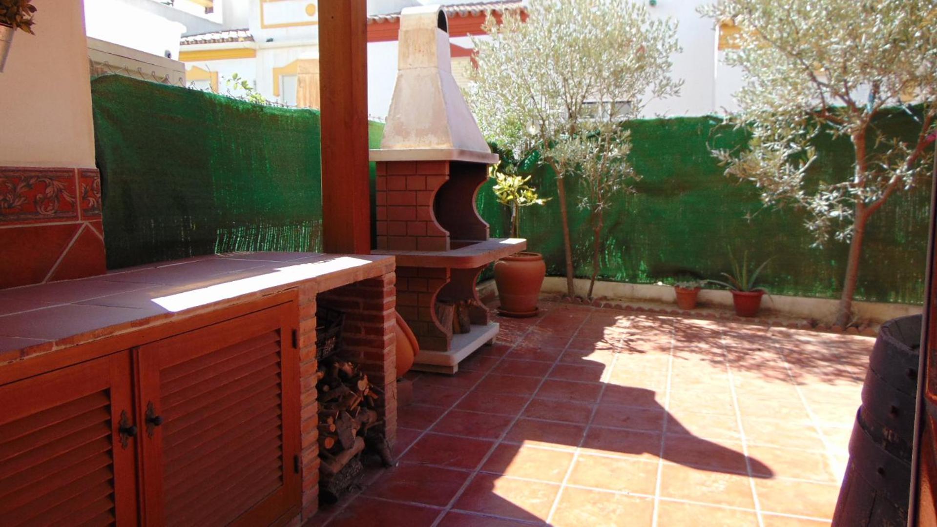 Three-Bedroom House photo 2
