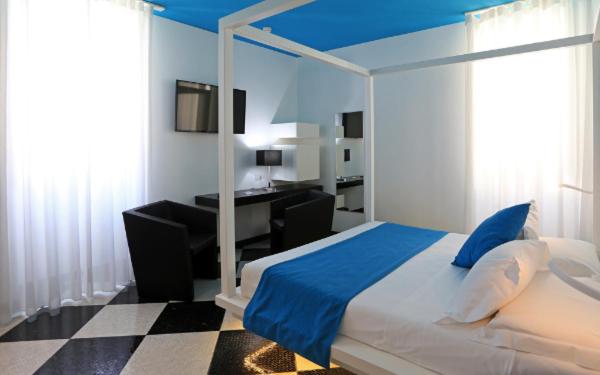 King Room with Pool View photo 2