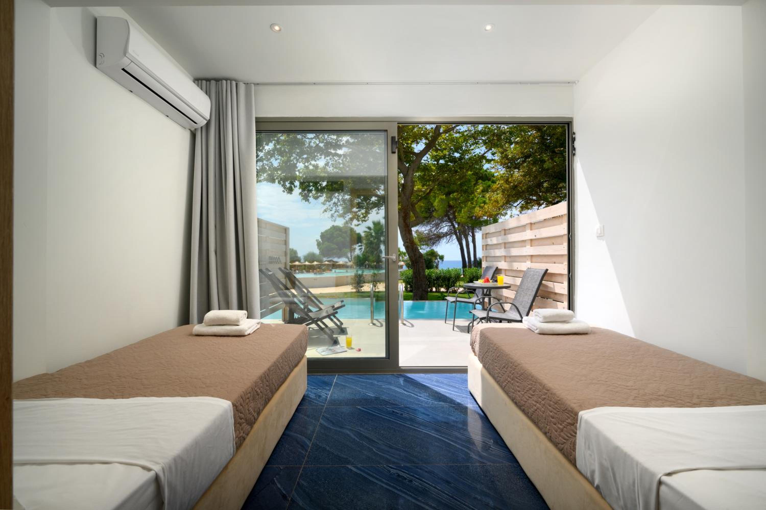 Deluxe Family Room