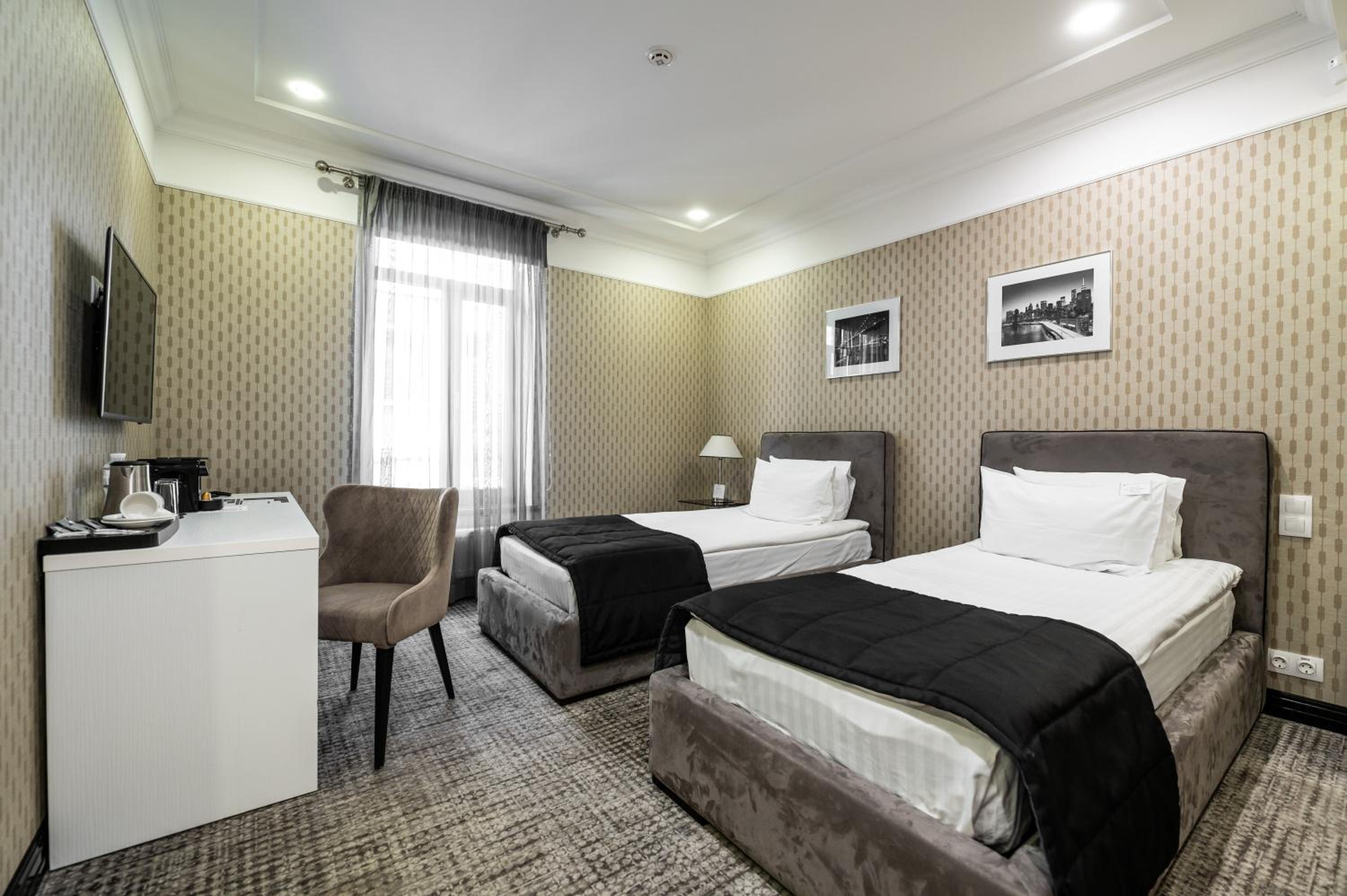 Standard Double or Twin Room photo 1