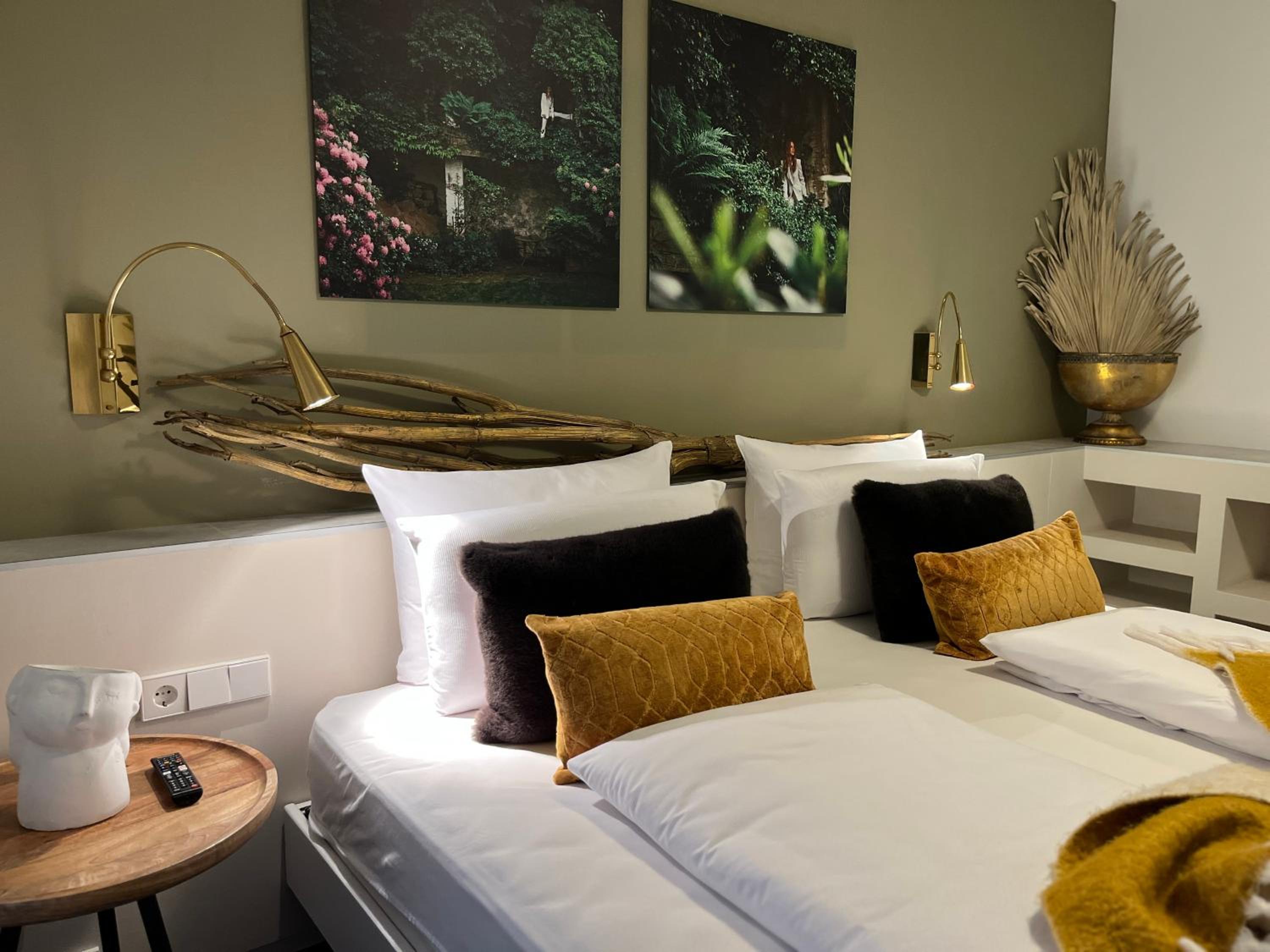 Suite 21 Parkside - Photo 2