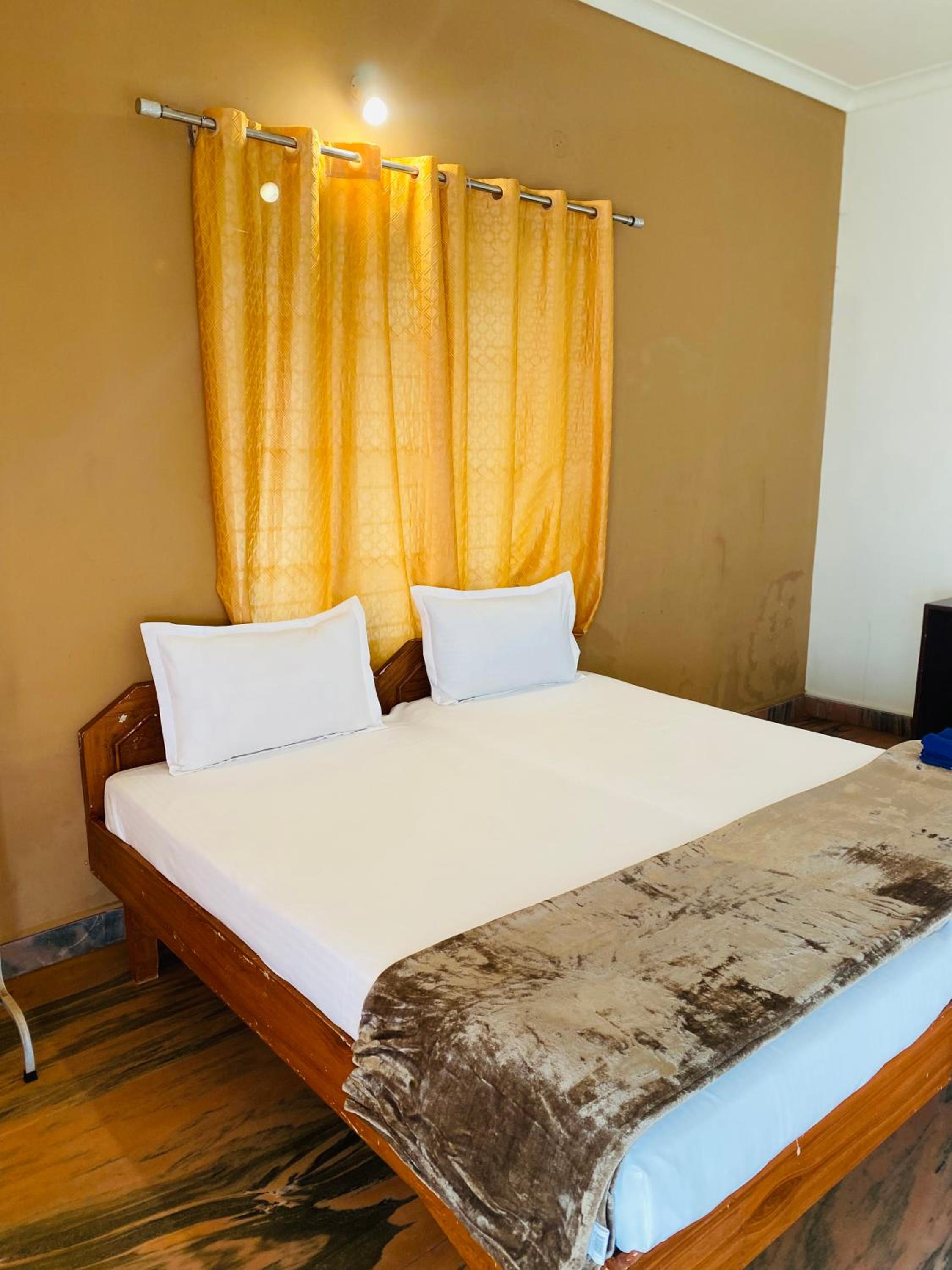 Double Or Twin Room With Partial Sea View photo 3