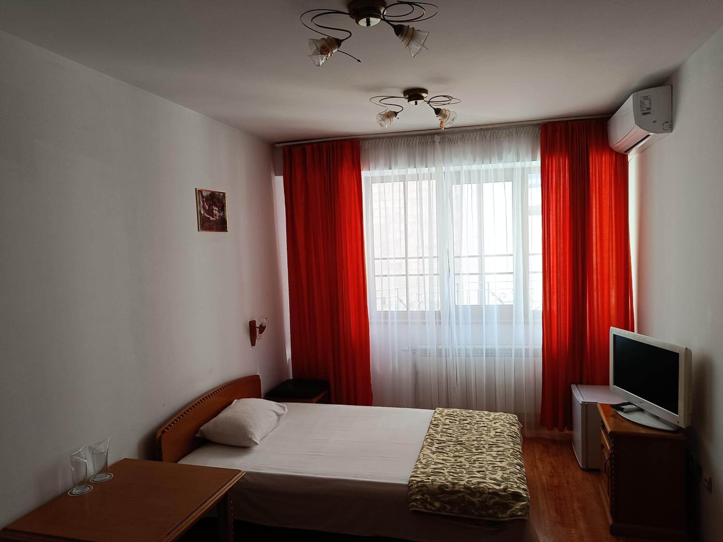 Twin Room - Photo 6