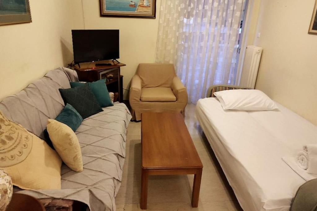 One-Bedroom Apartment photo 2