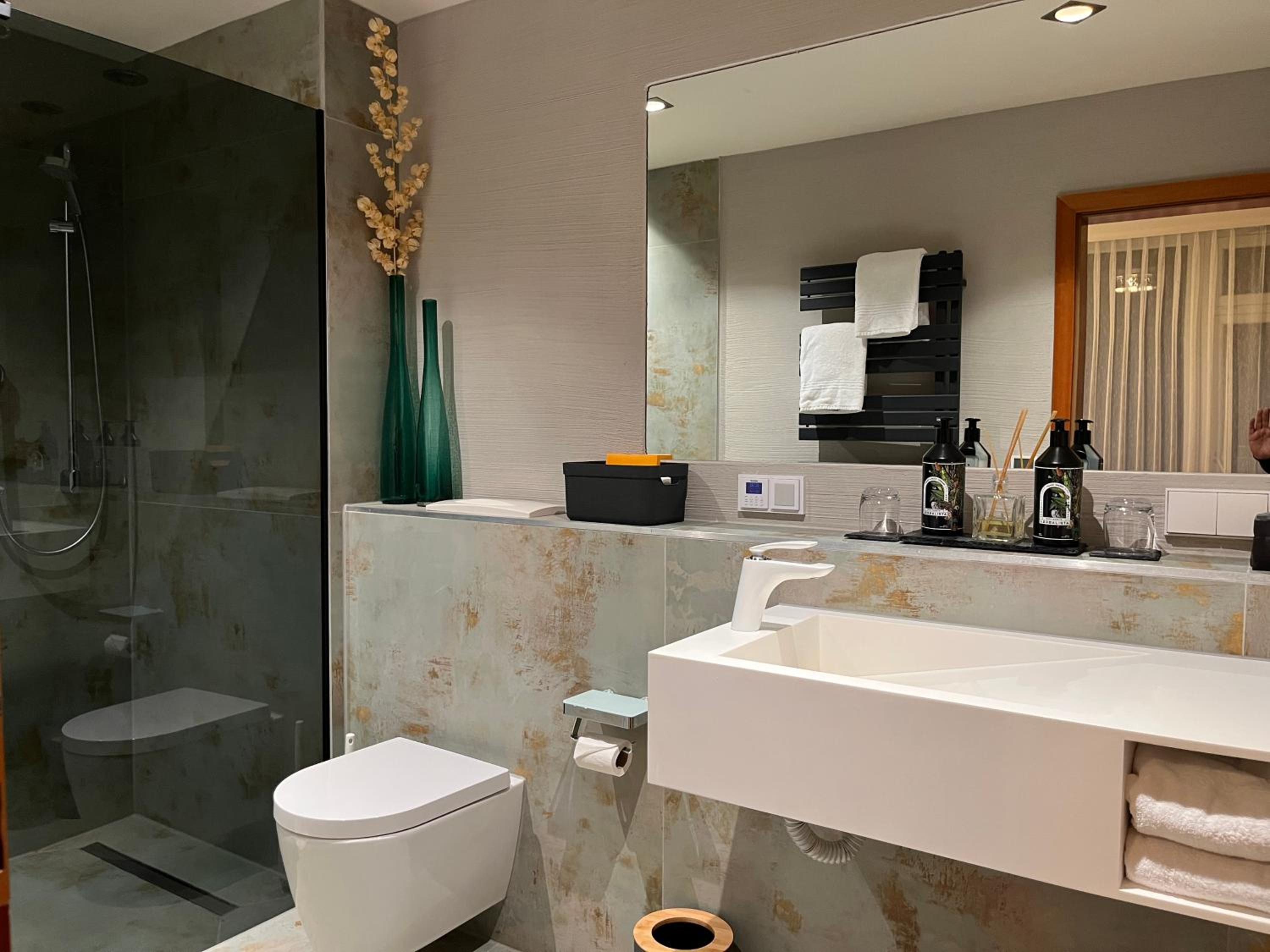 Suite 40 Parkside - Photo 3
