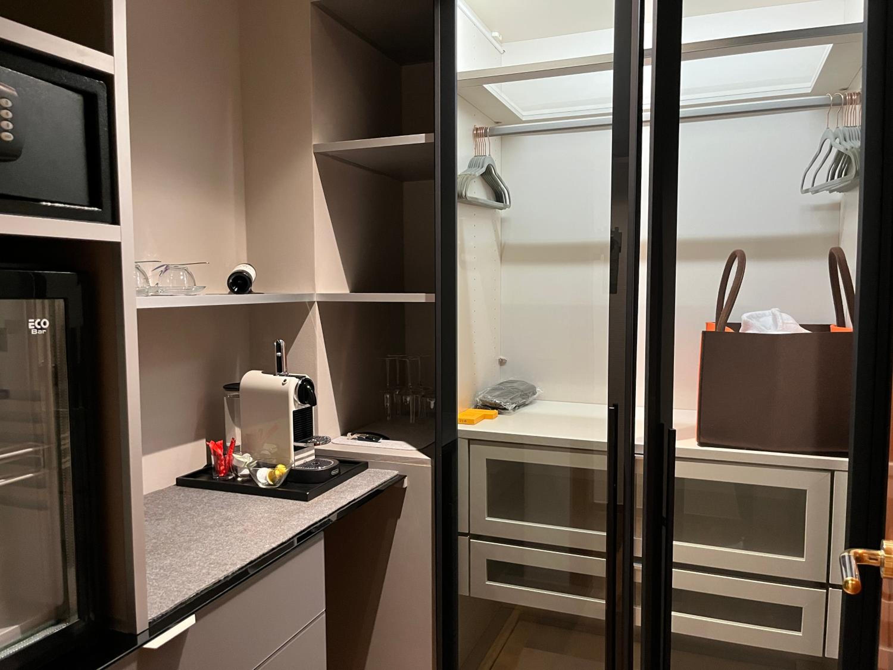 Suite 40 Parkside - Photo 5