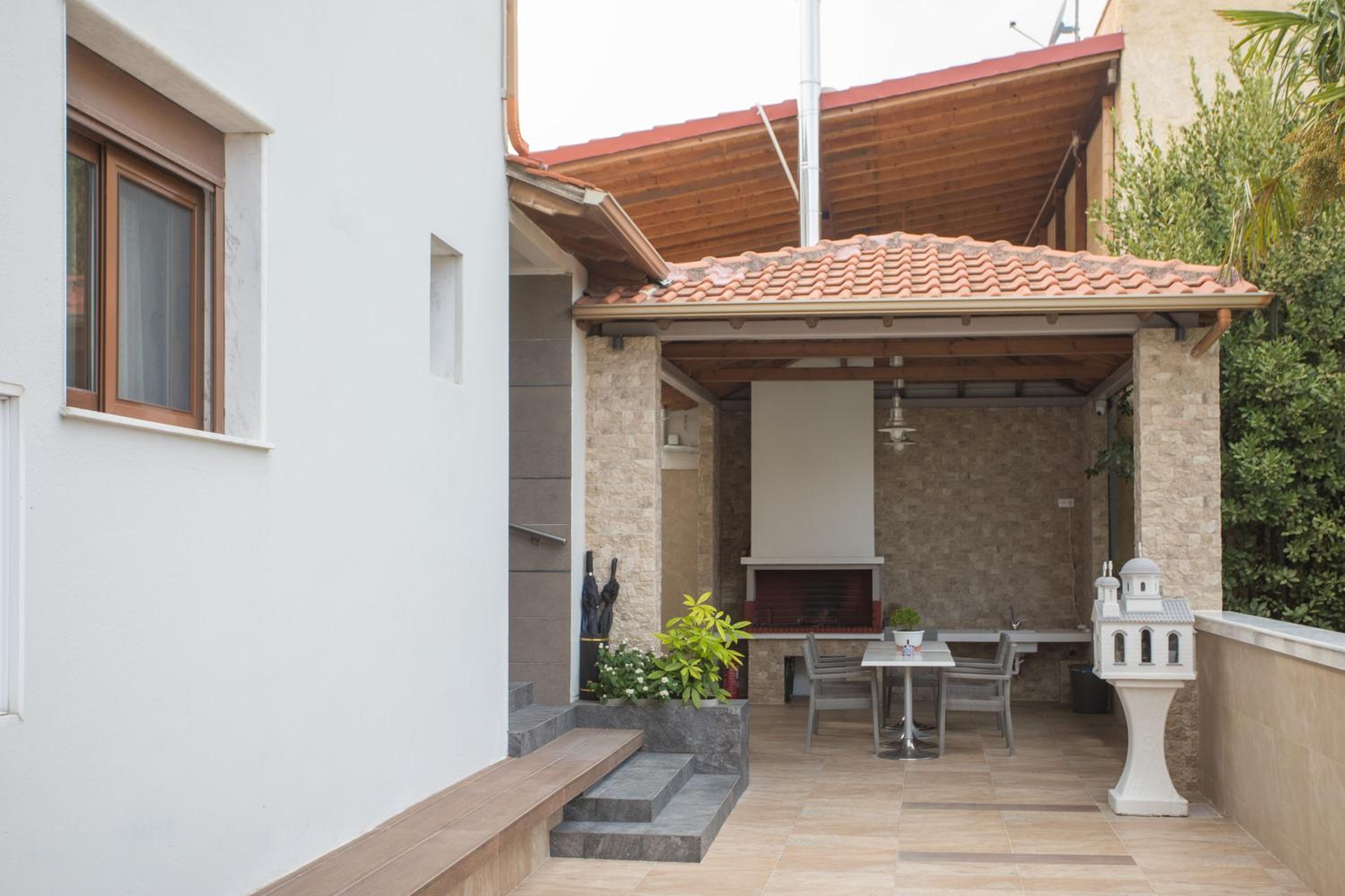 Deluxe Double Room with Balcony and Sea View - Photo 17
