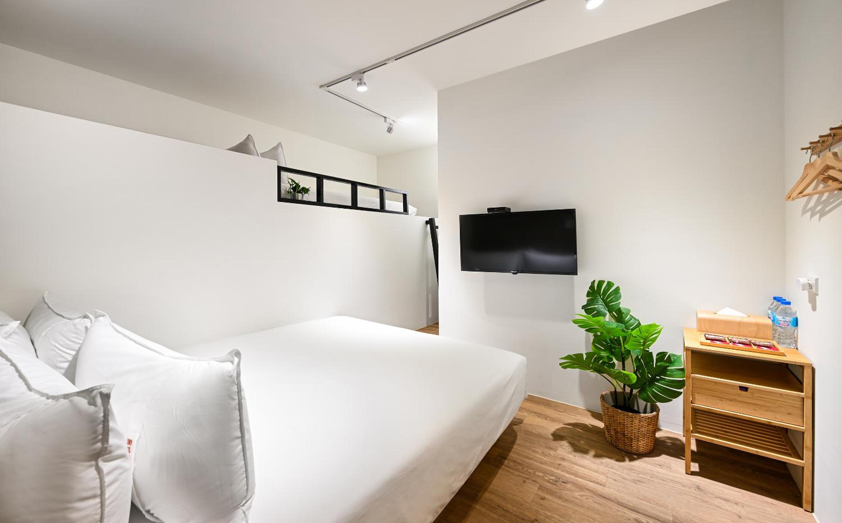 Triple Room with Private Bathroom photo 1