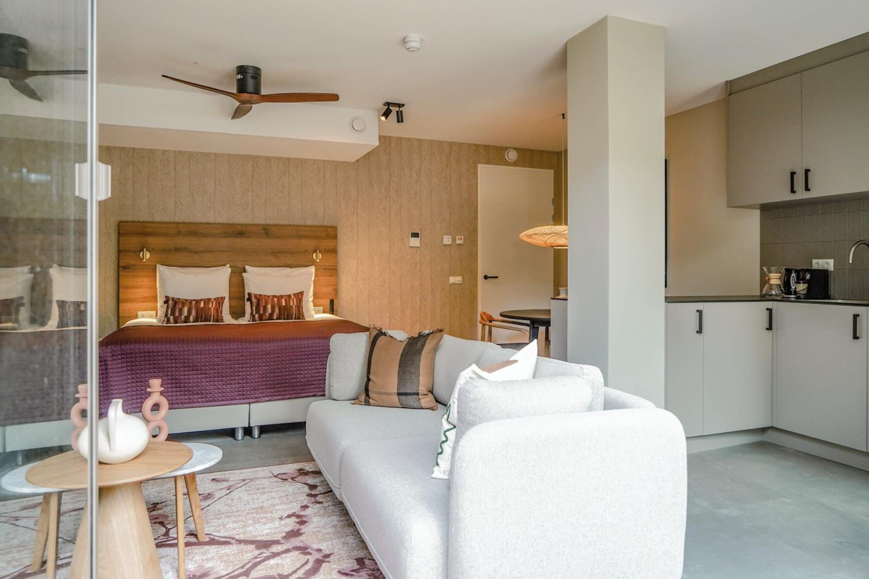 Studio Apartment photo 1