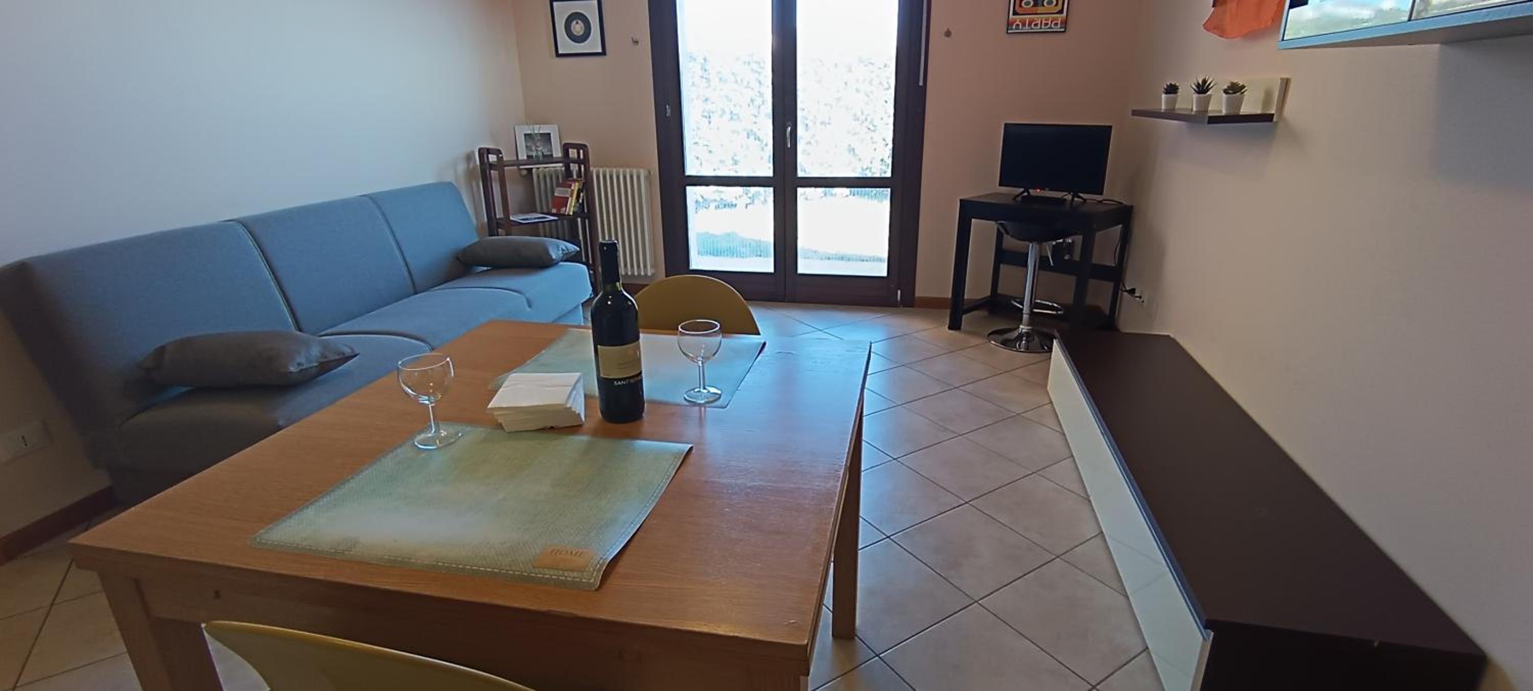 One-Bedroom Apartment photo 1