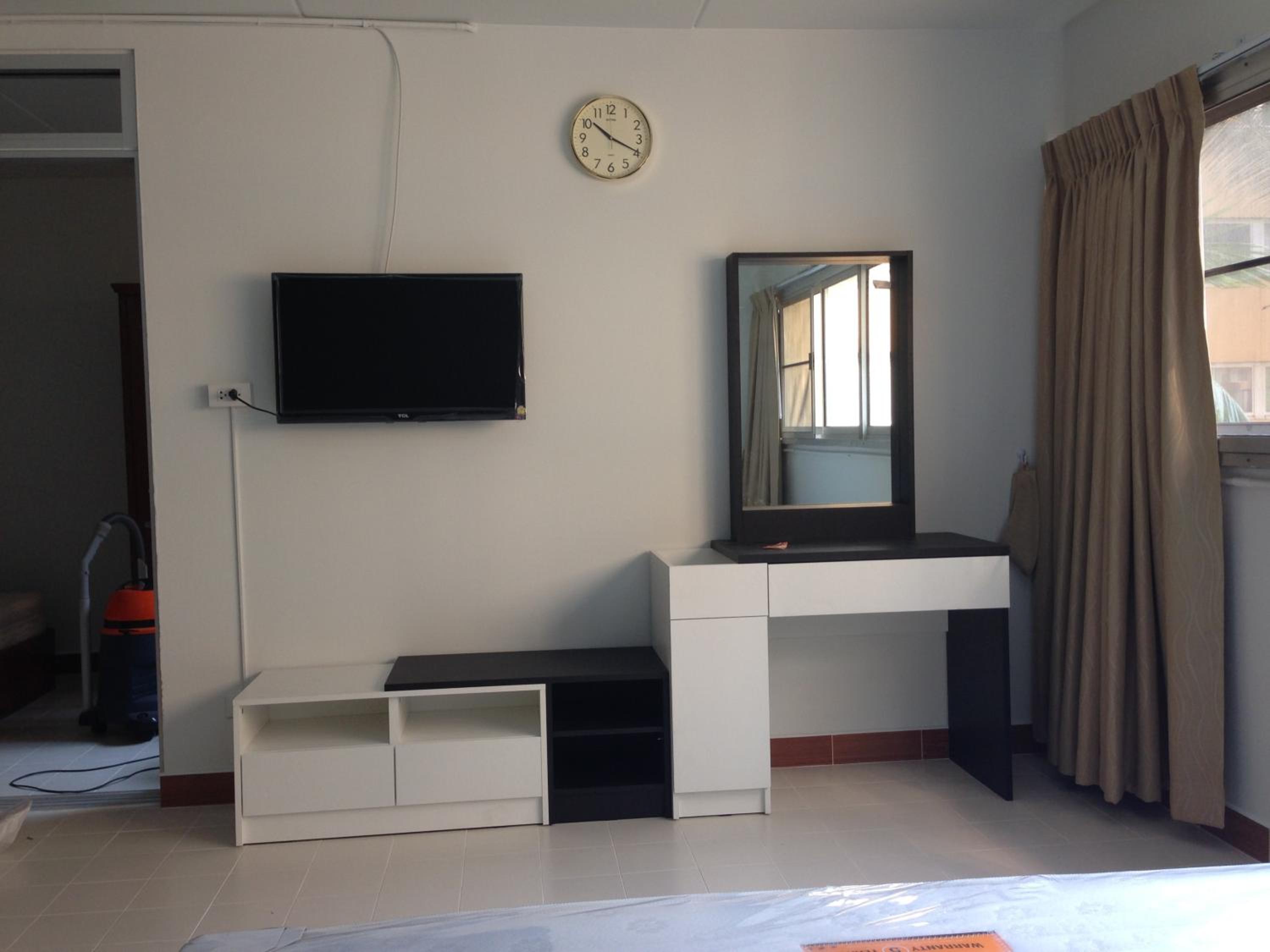 Two-Bedroom Apartment - Photo 5