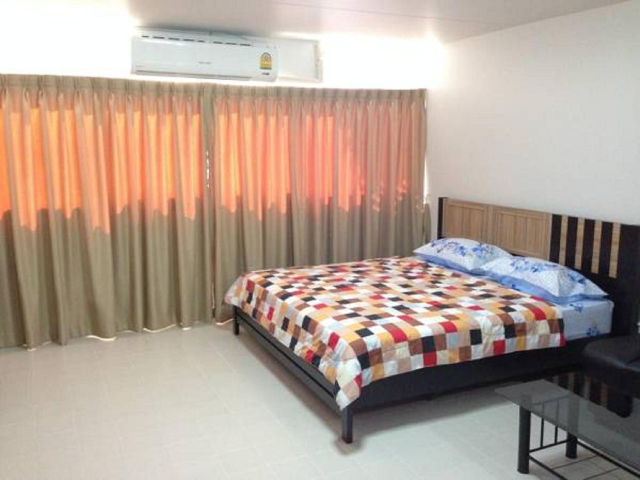 Apartment - Photo 19