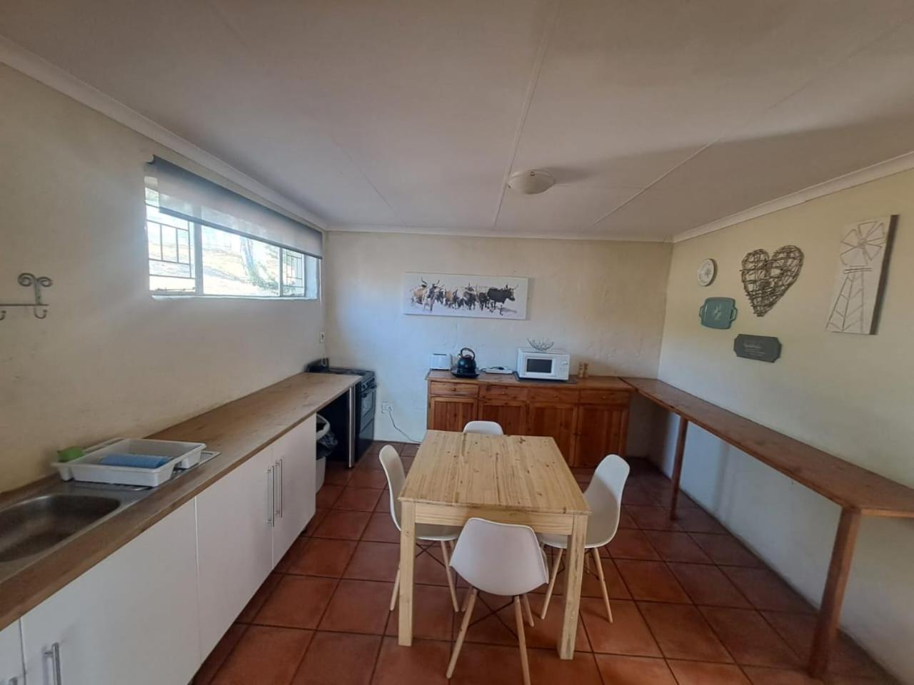 Three-Bedroom House photo 2