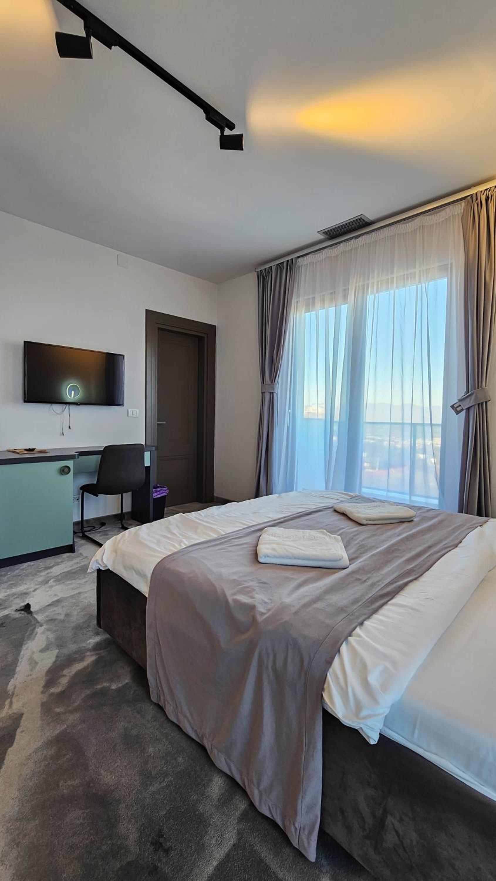 King Room with Mountain View - Photo 2