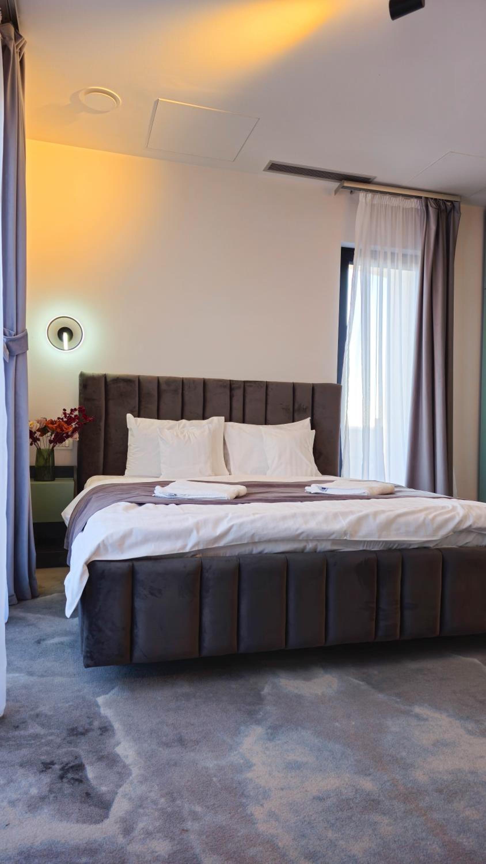 King Room with Mountain View - Photo 1