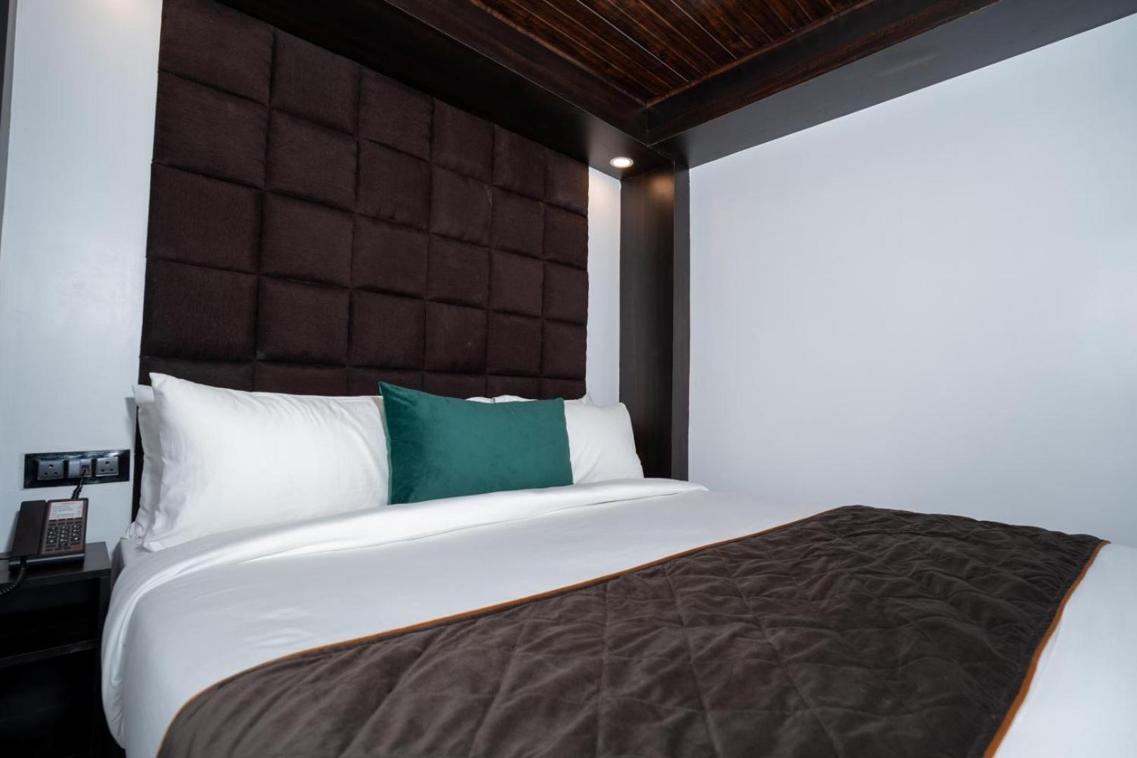 Deluxe Room - Photo 1