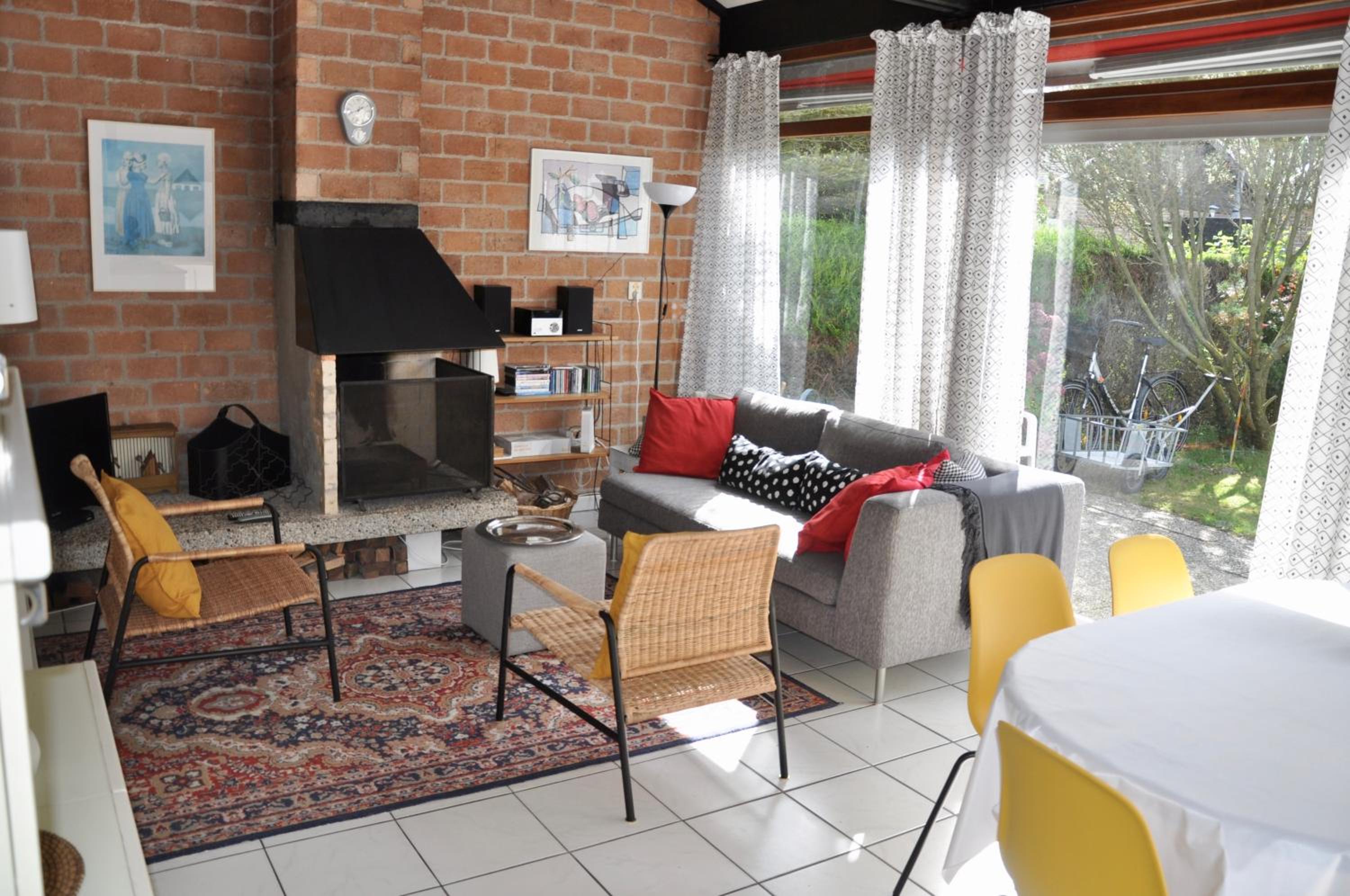 Three-Bedroom House photo 2
