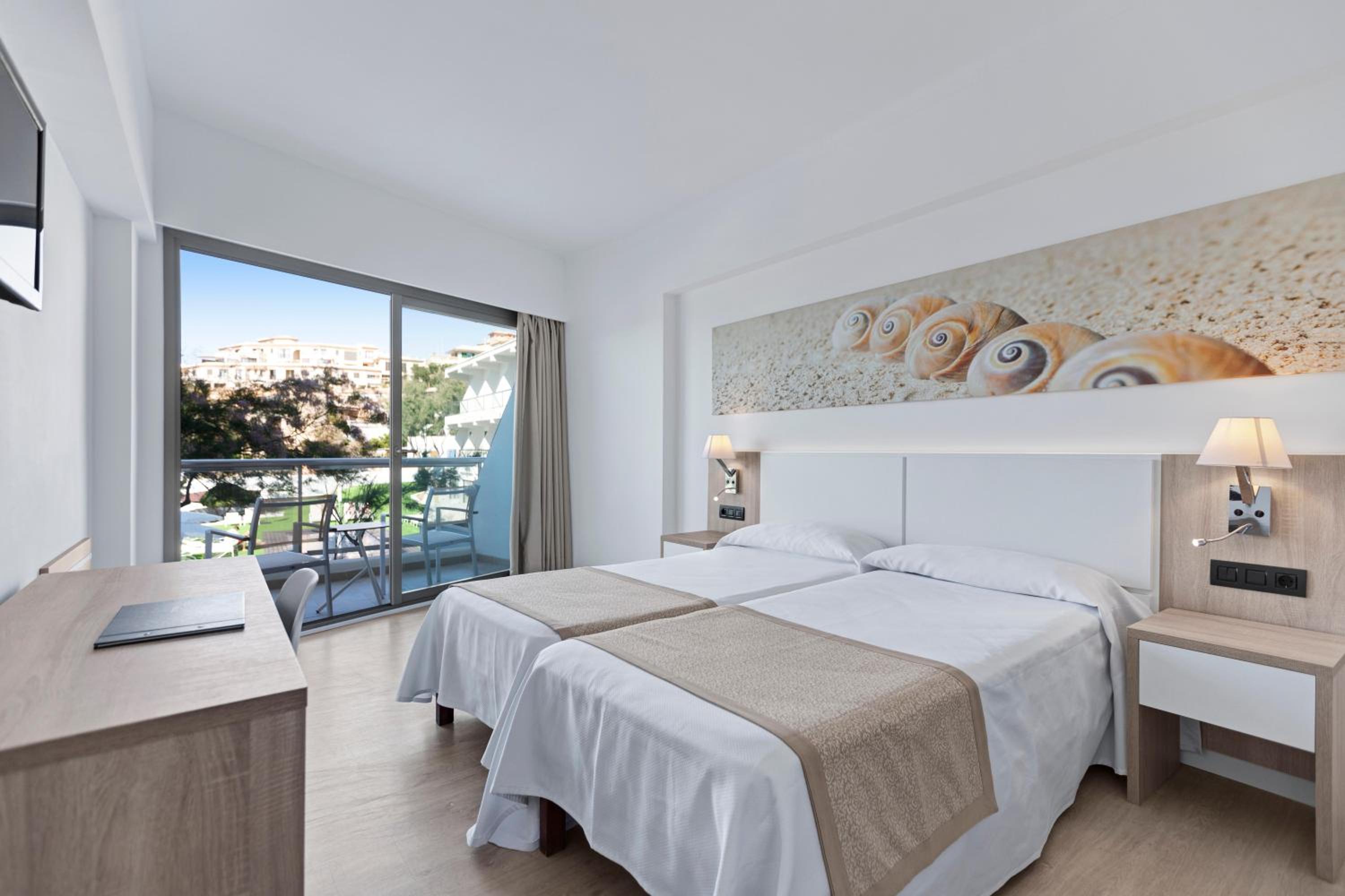 Double or Twin Room - Photo 1