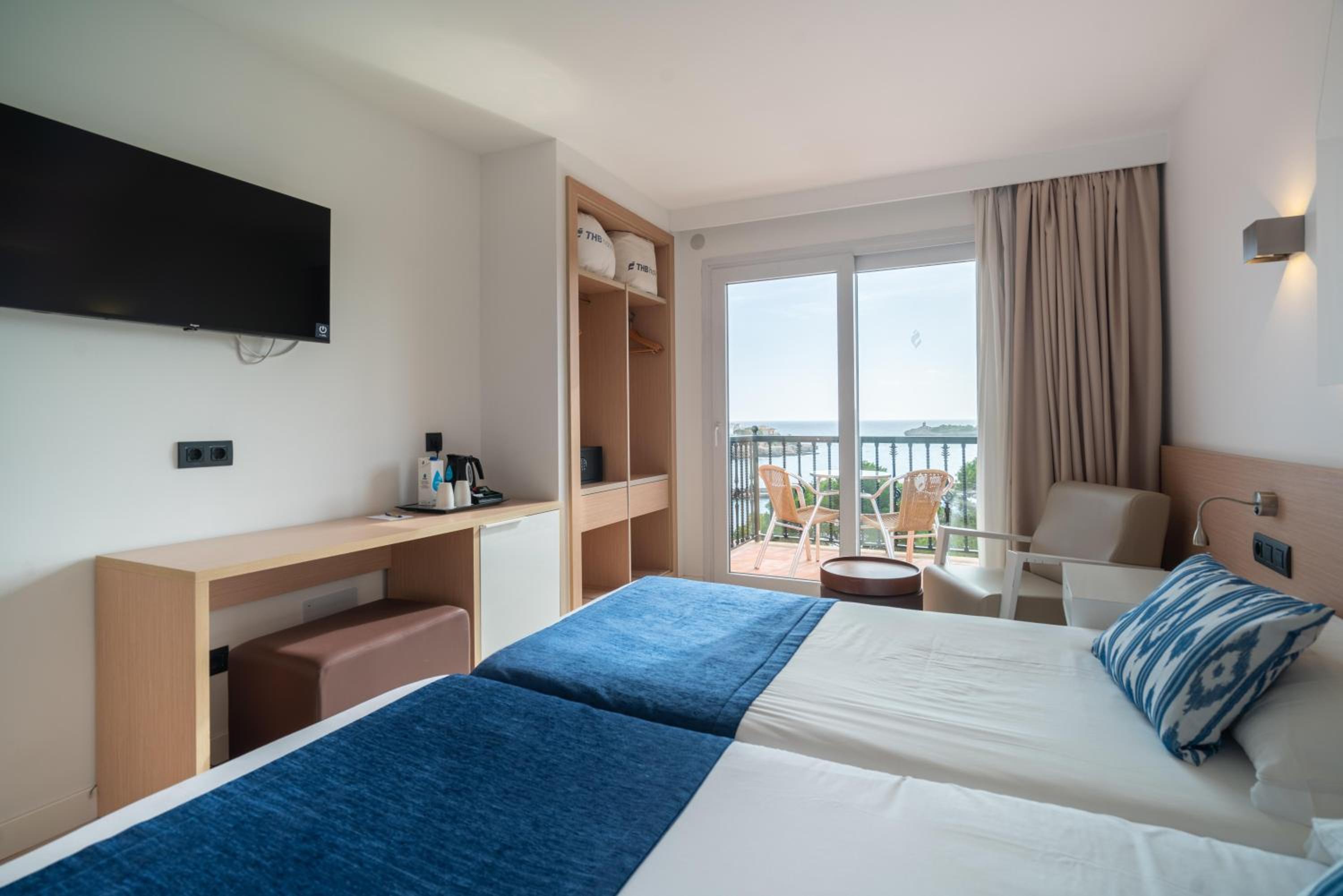 Twin Room with Sea View