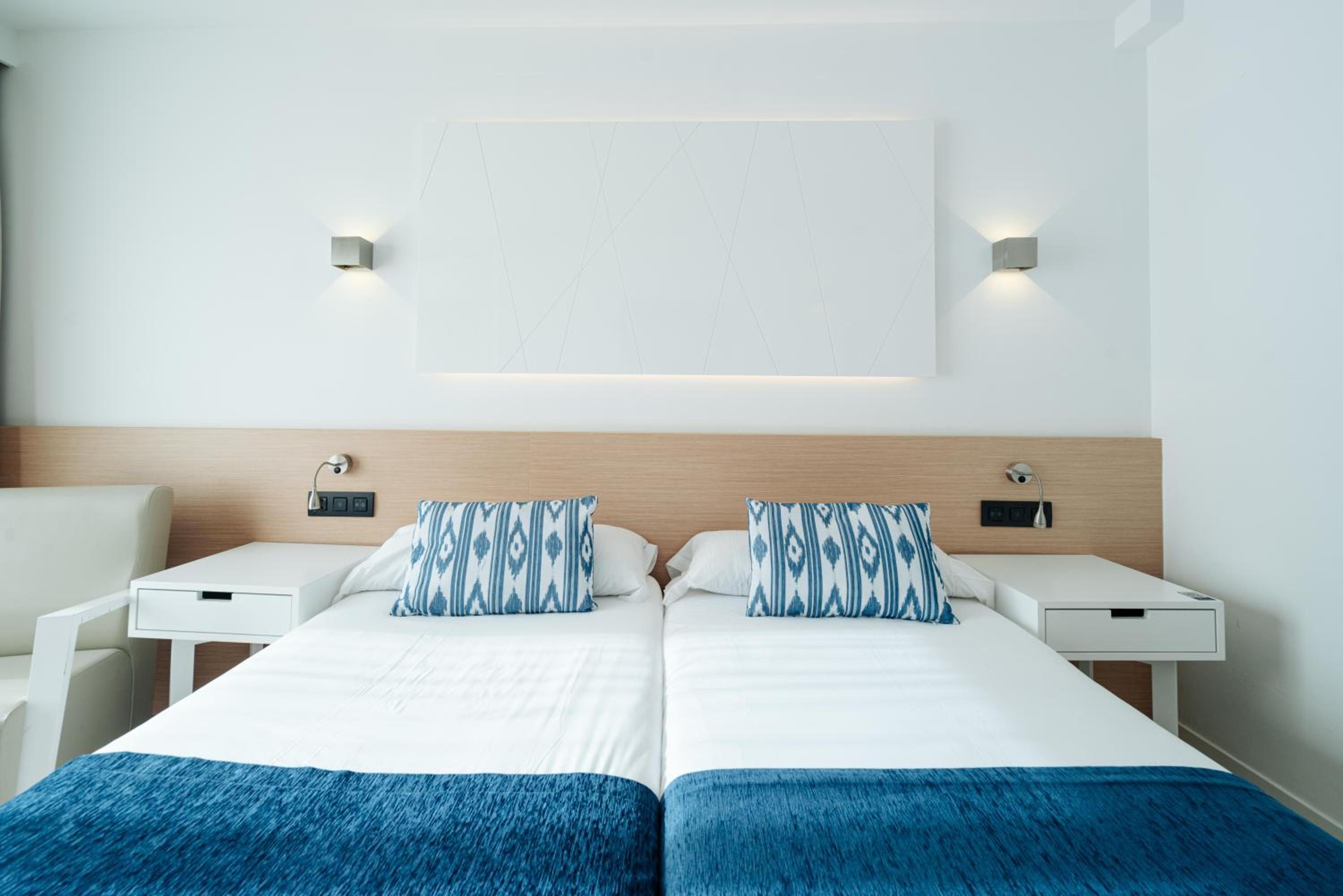 Twin Room with Sea View