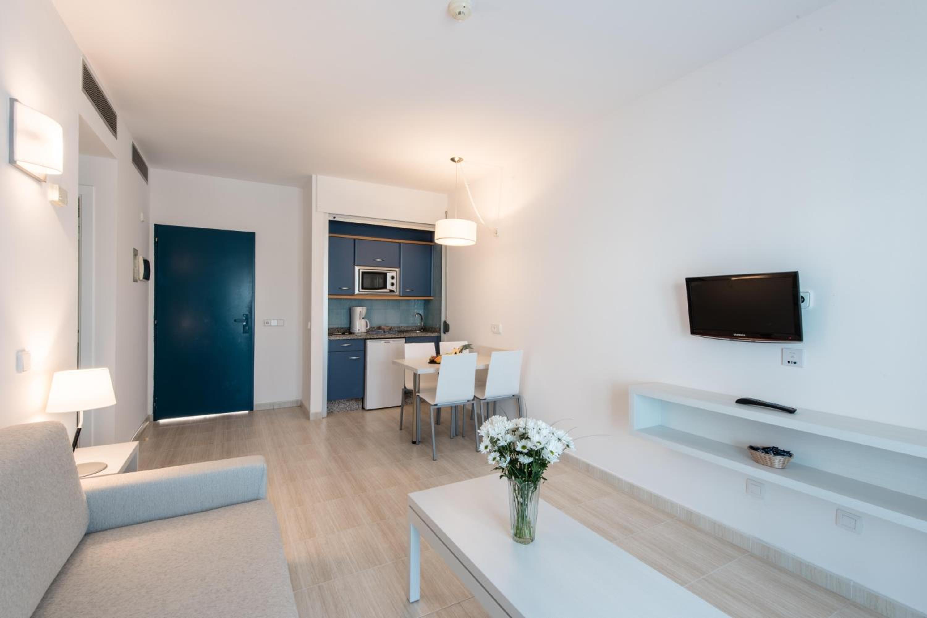 Premium Apartment - Photo 3