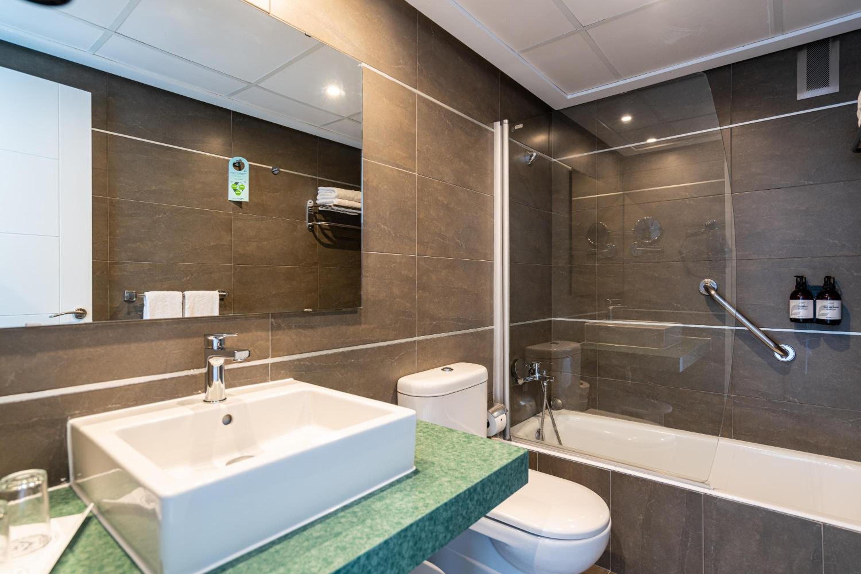 Junior Suite - Photo 11