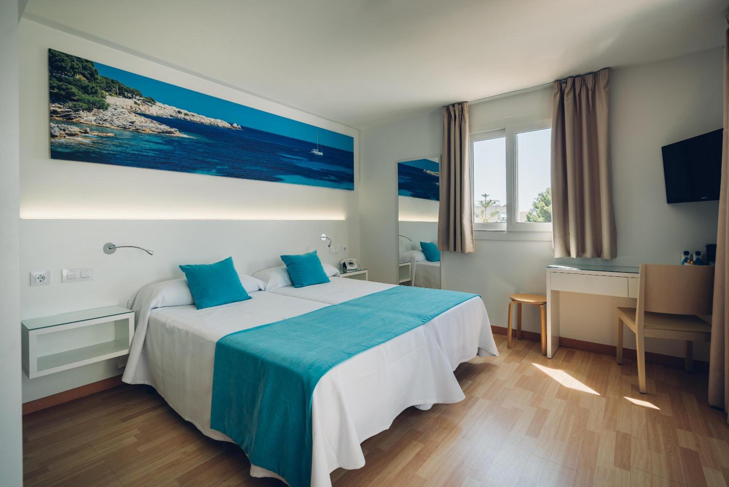 Superior Double Room with Pool View - Photo 1