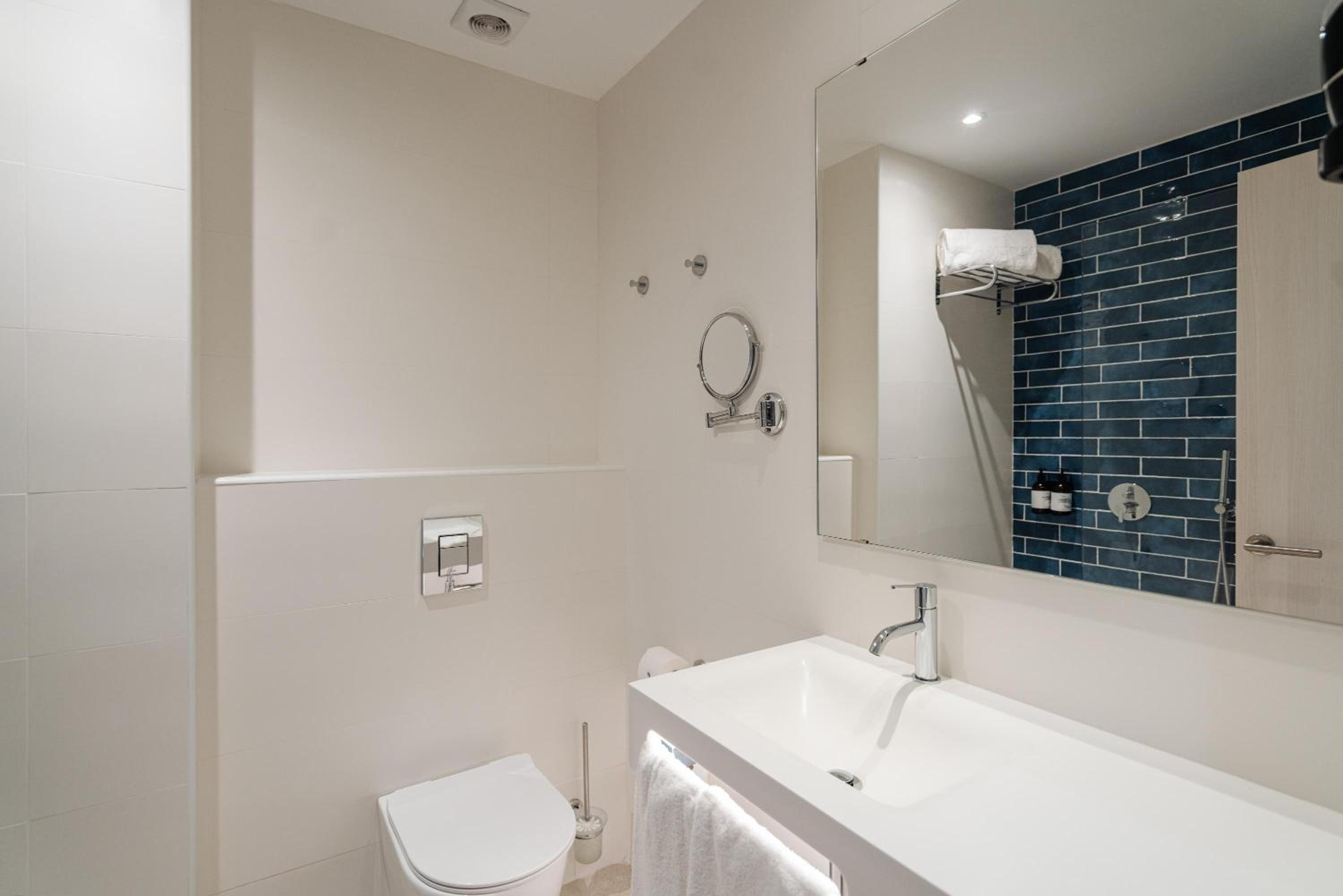 Double Room - Photo 5