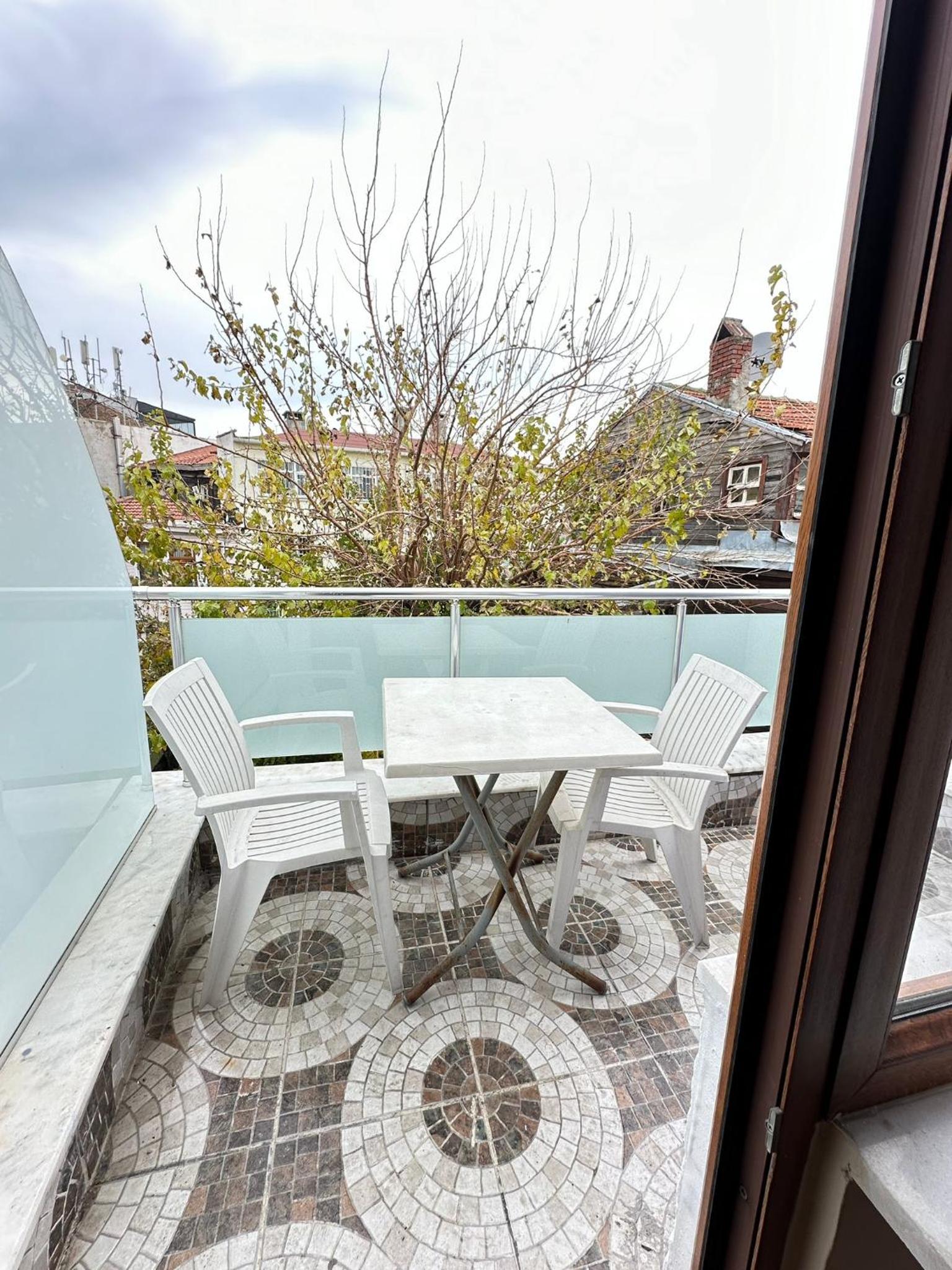 Double Room with Balcony photo 2