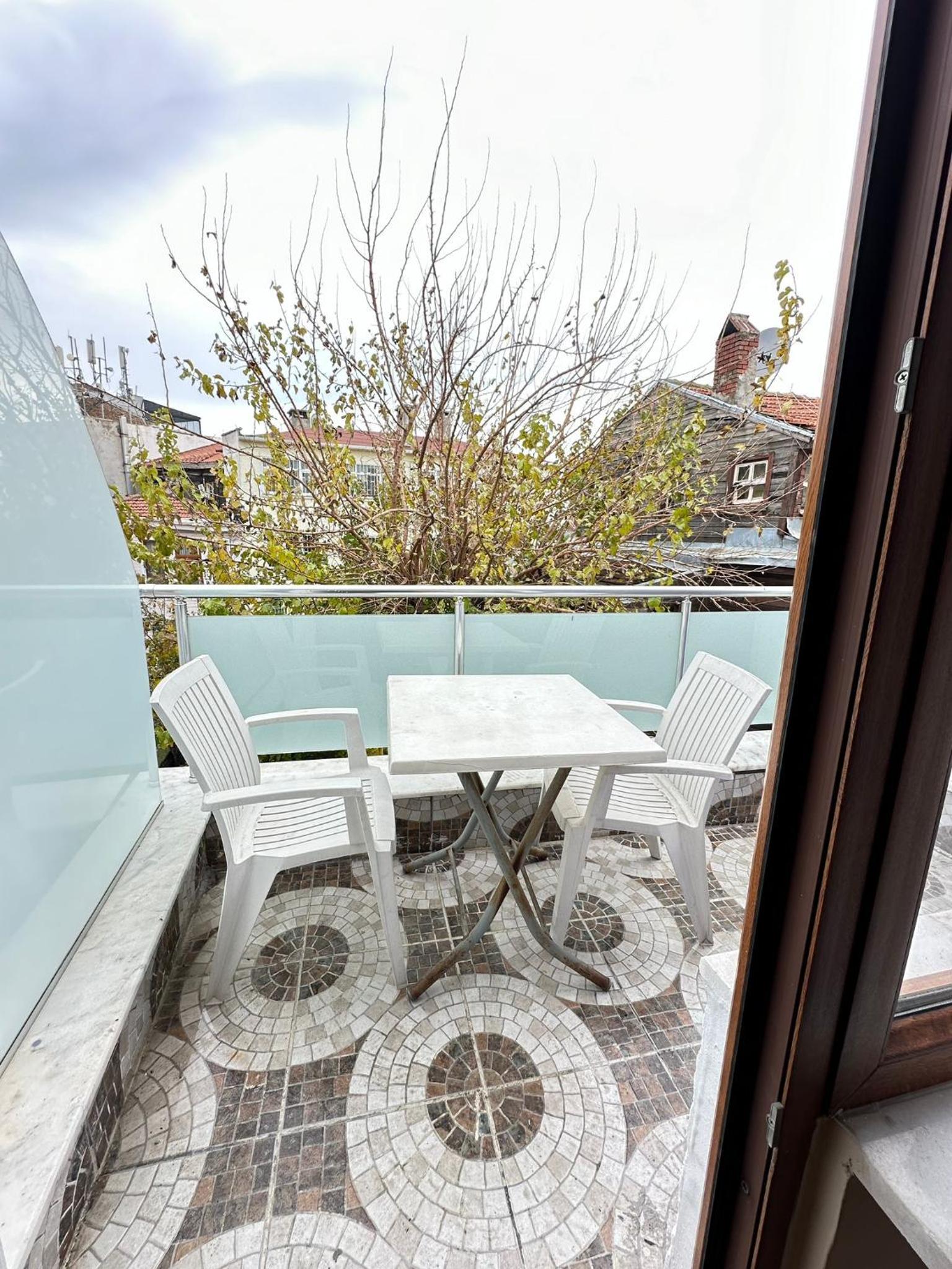 Double Room with Balcony photo 3