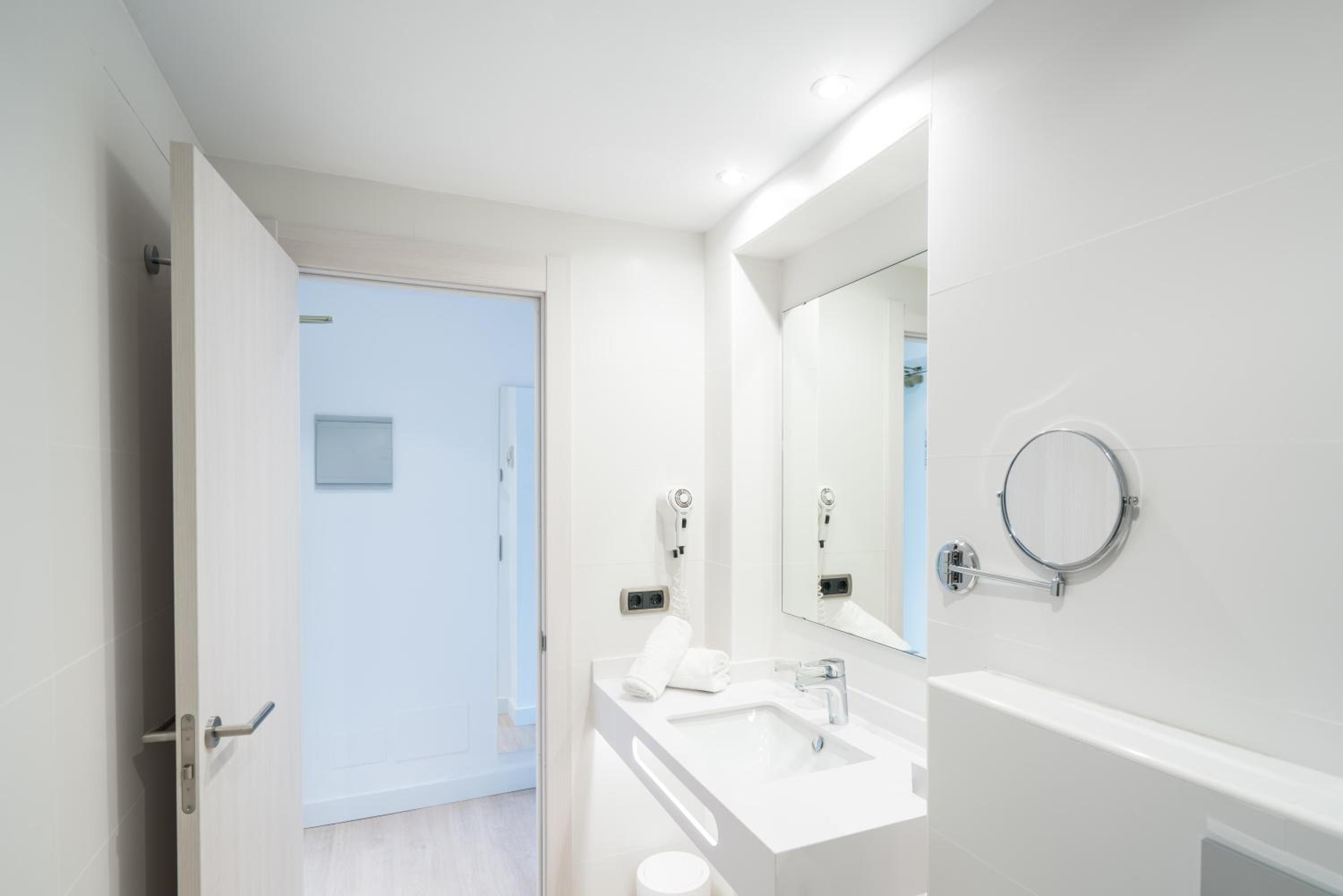 Superior Double Room - Photo 4