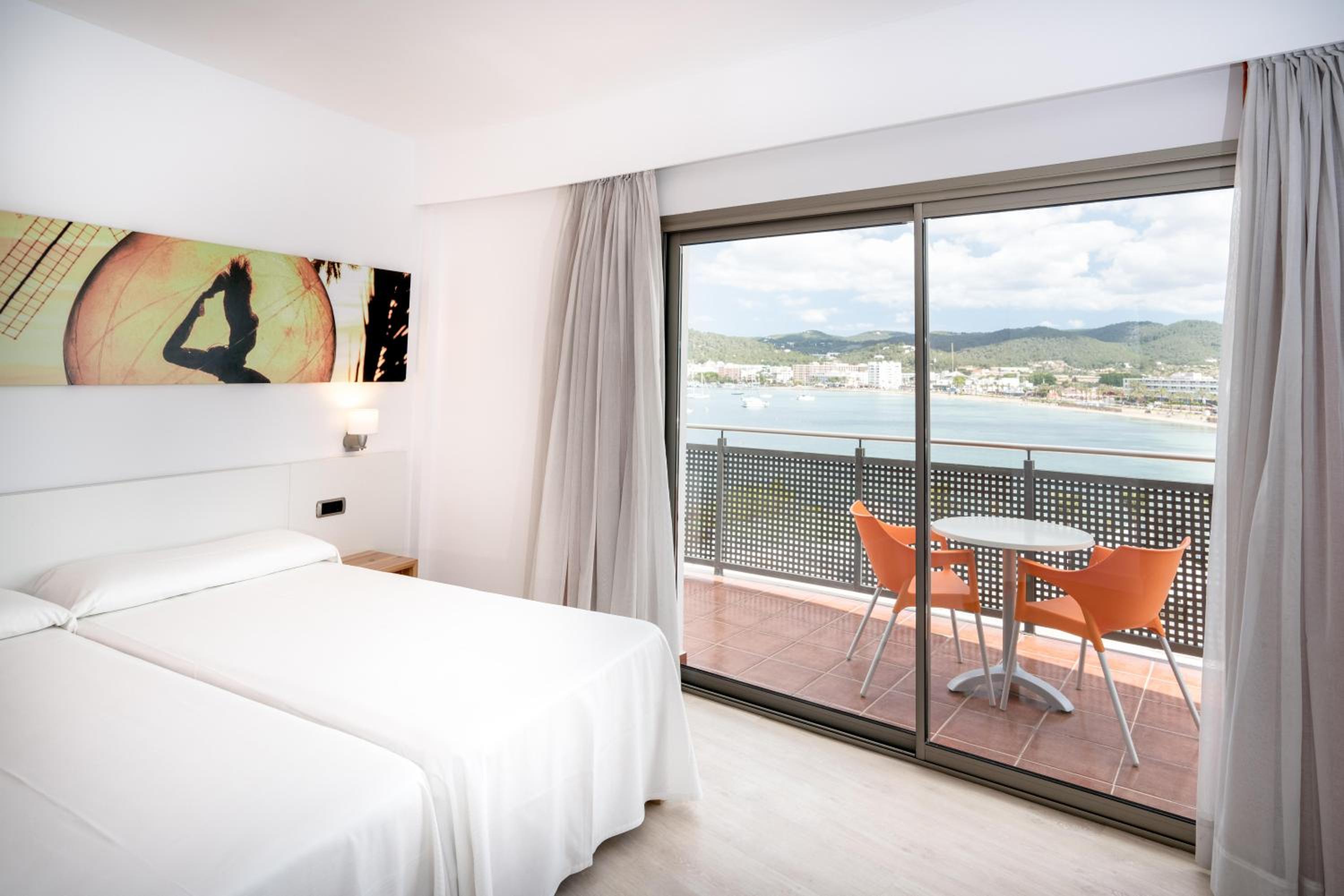 Superior Double Room with Sea View - Photo 2
