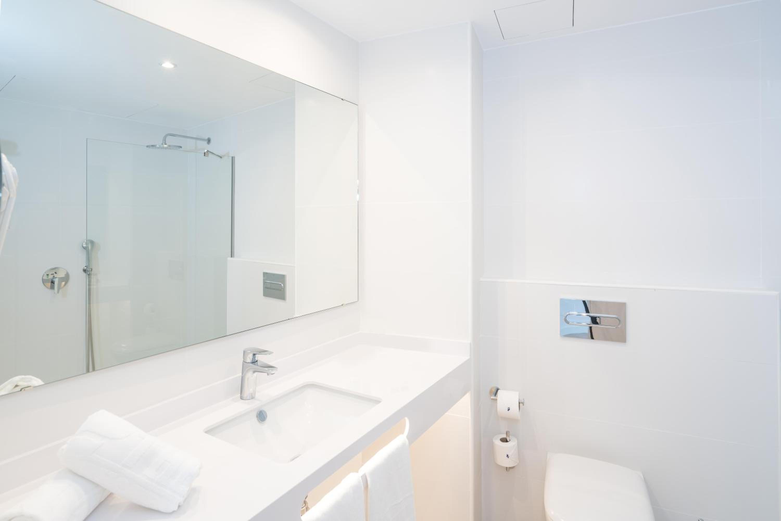 Superior Double Room with Sea View - Photo 4