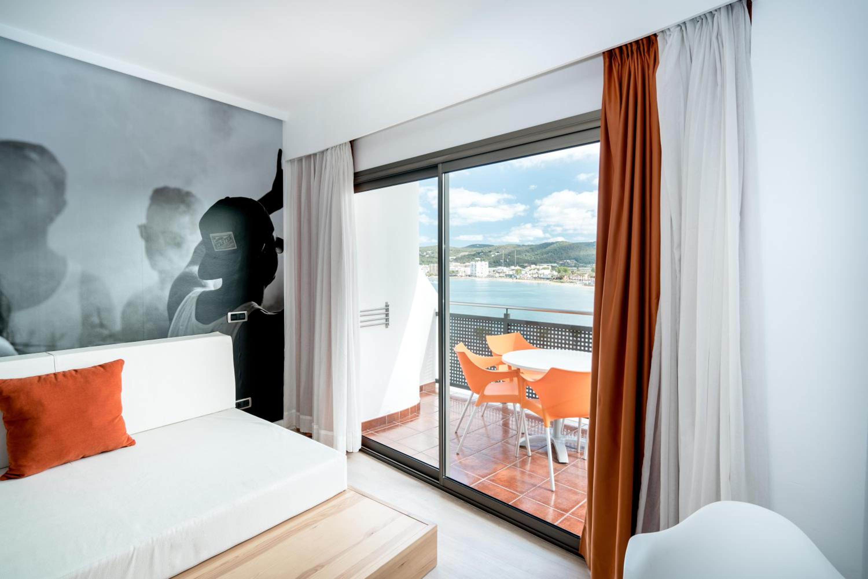 Suite - Photo 2