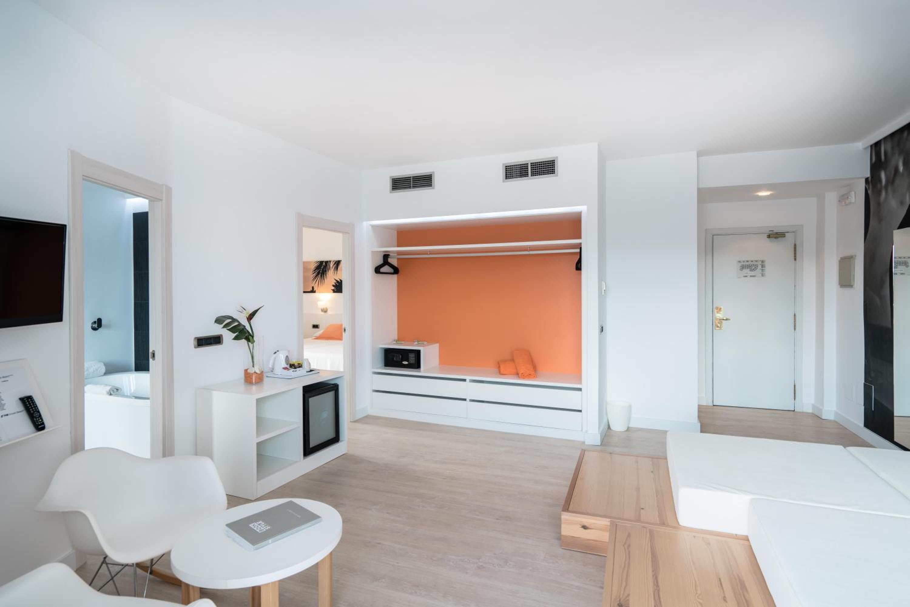 Suite - Photo 7