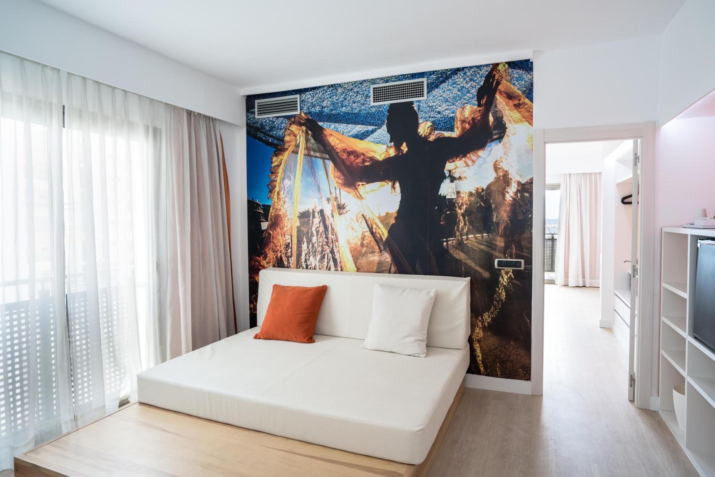 Suite - Photo 5