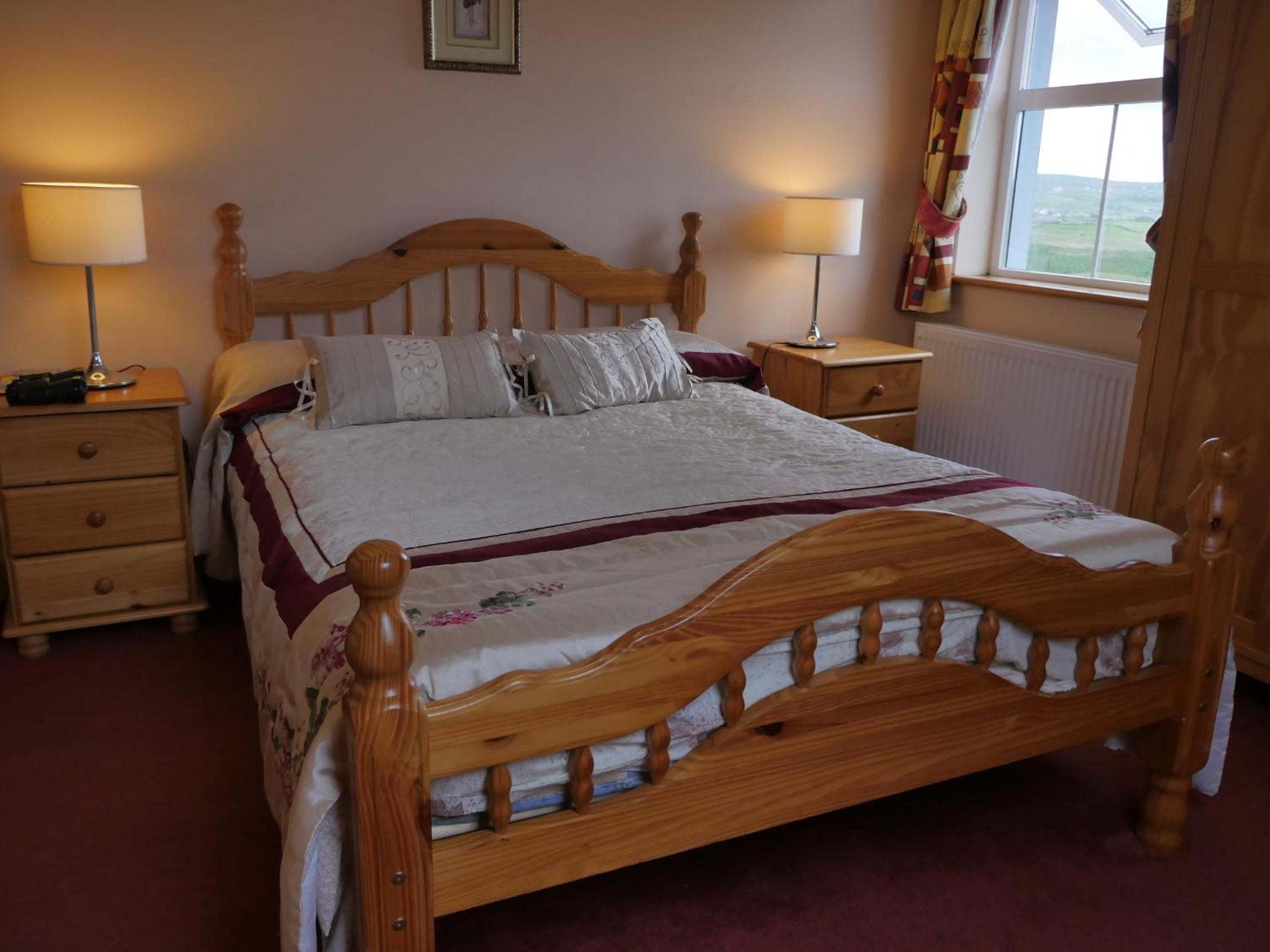 Deluxe Double Room with Shower - Photo 5