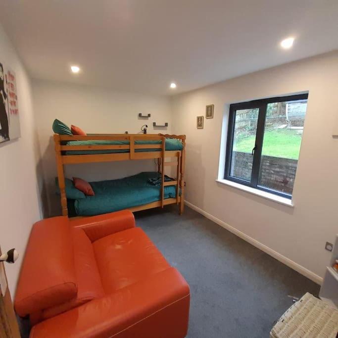 Three-Bedroom House photo 2