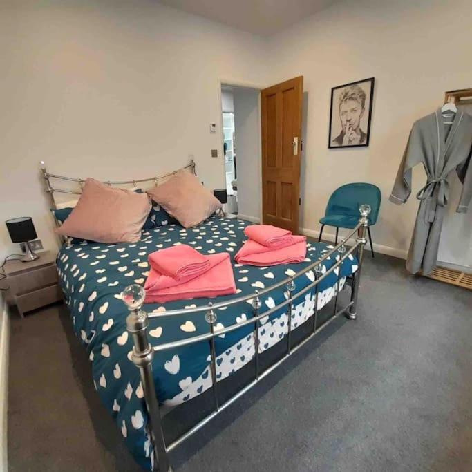 Three-Bedroom House photo 3