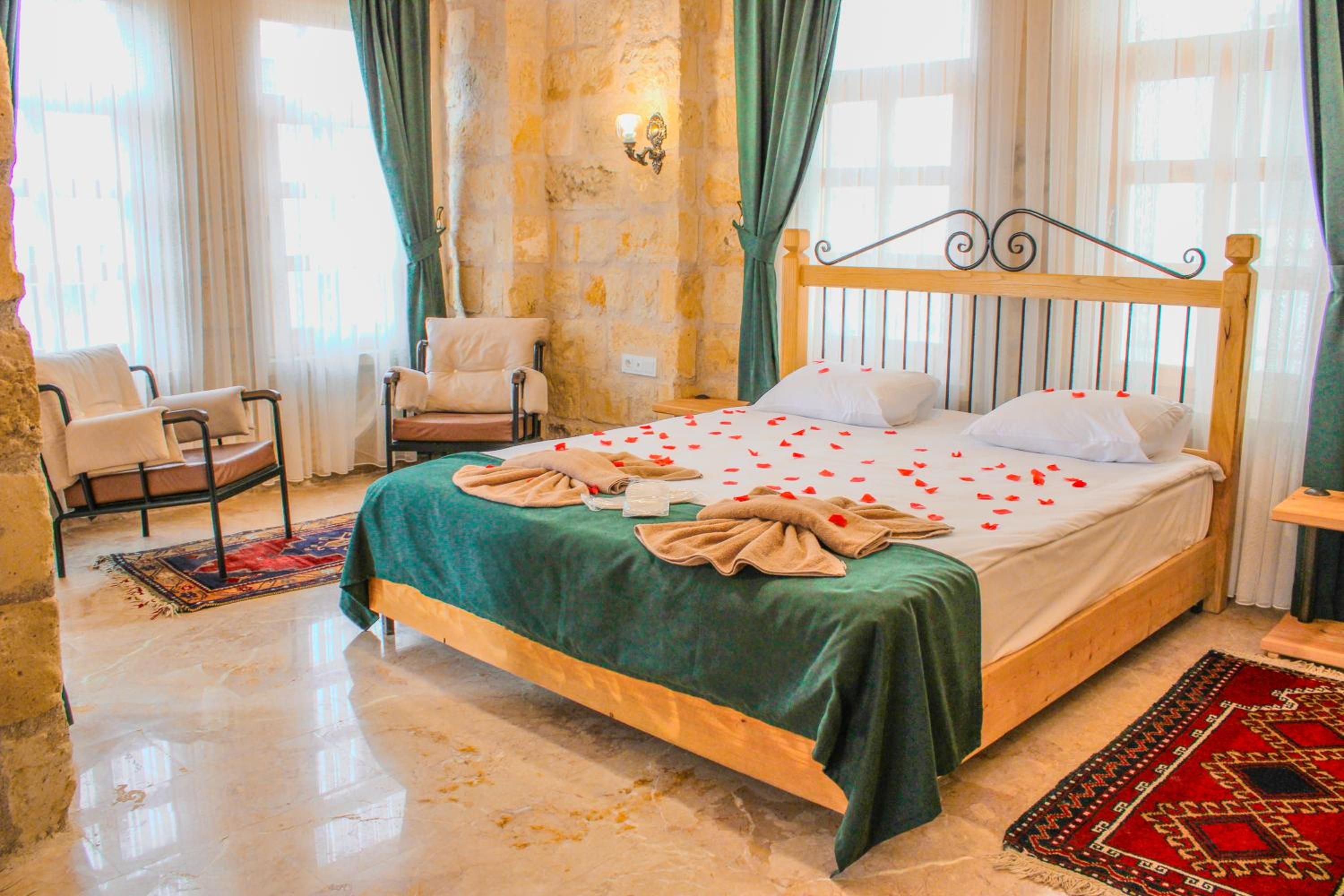 King Suite with Spa Bath photo 2