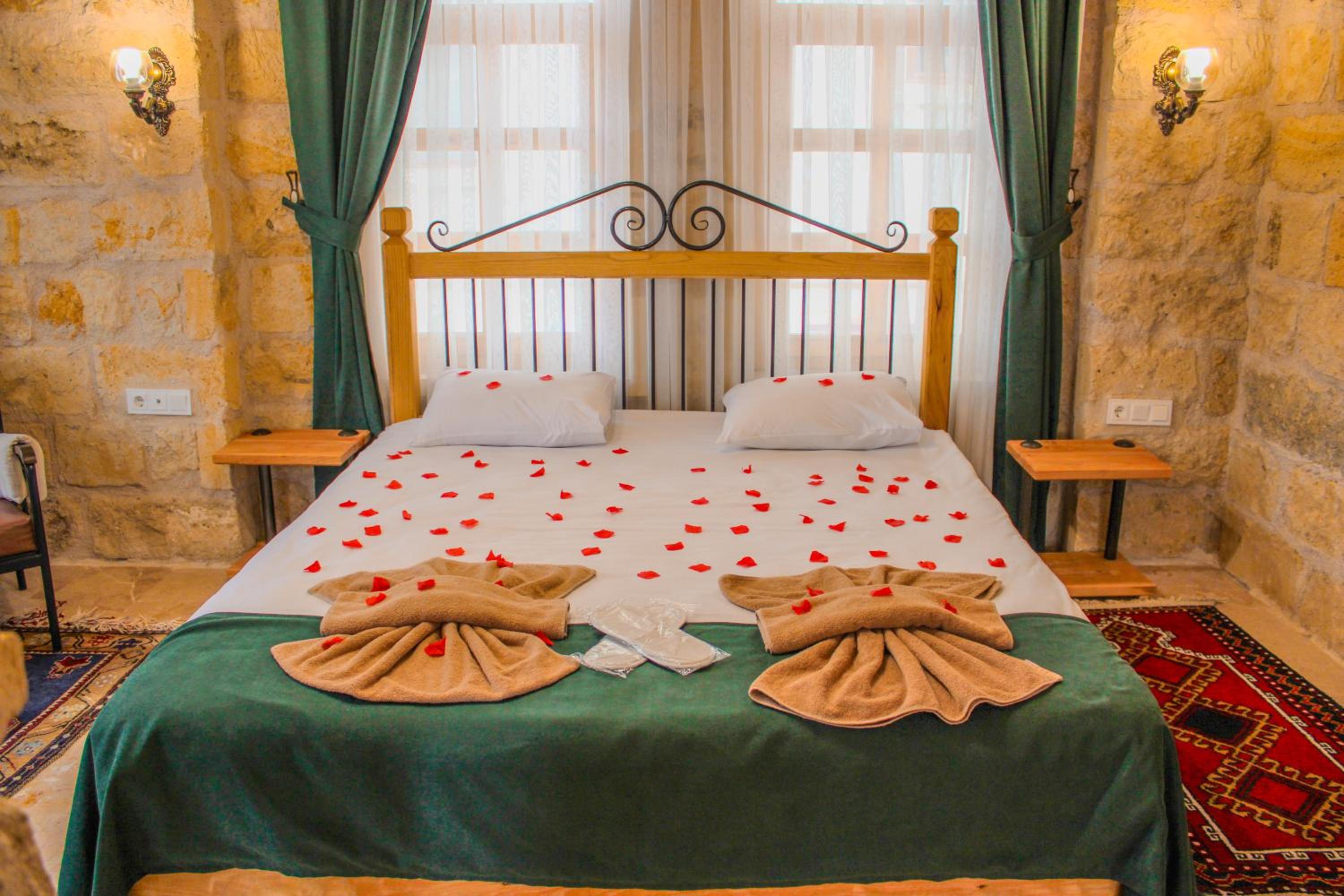 King Suite with Spa Bath photo 3